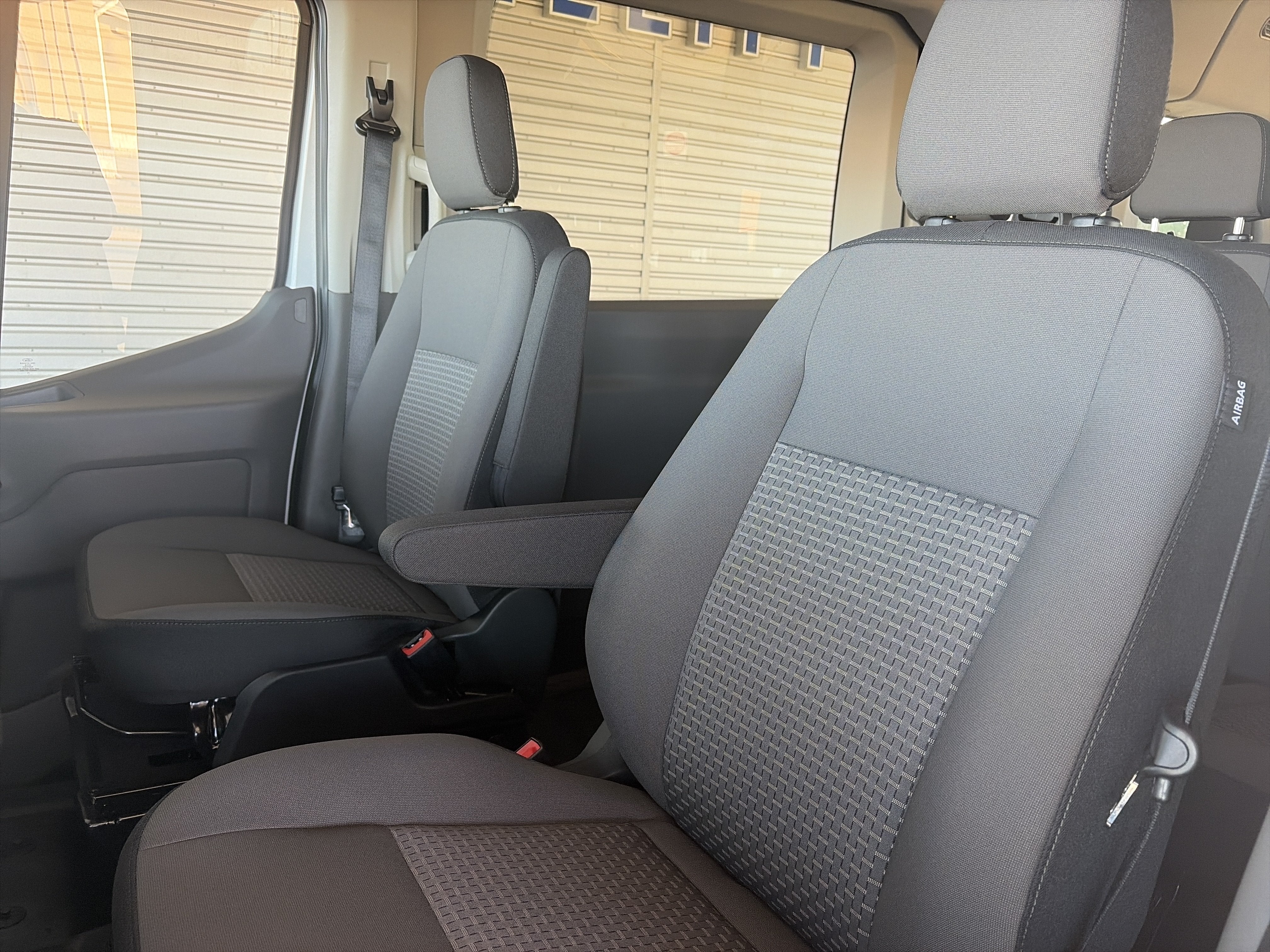 2026 Ford Transit Passenger Wagon XL