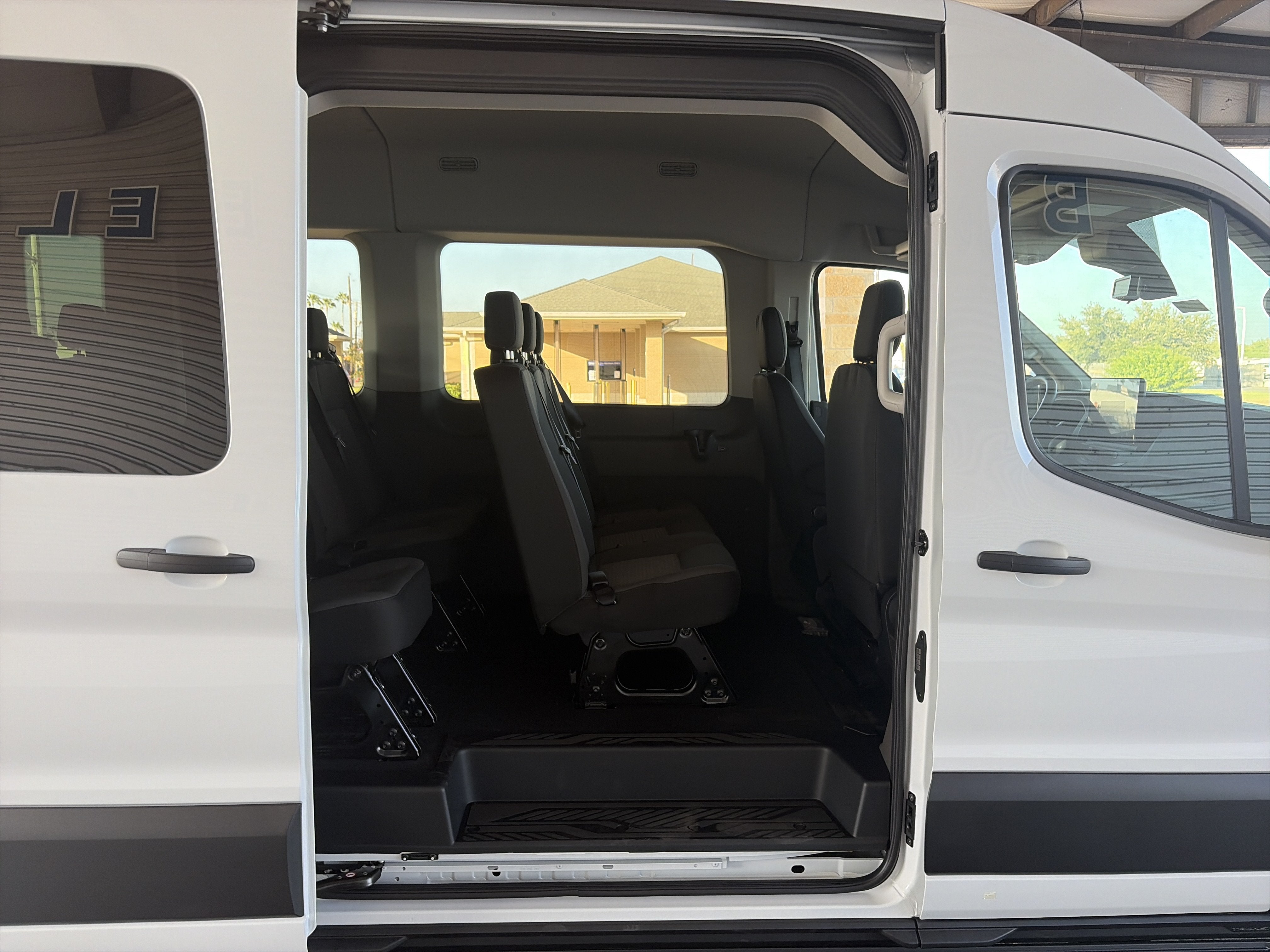 2026 Ford Transit Passenger Wagon XL