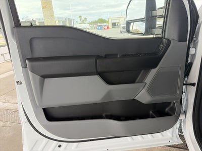 2027 Ford Super Duty F-350 DRW XL