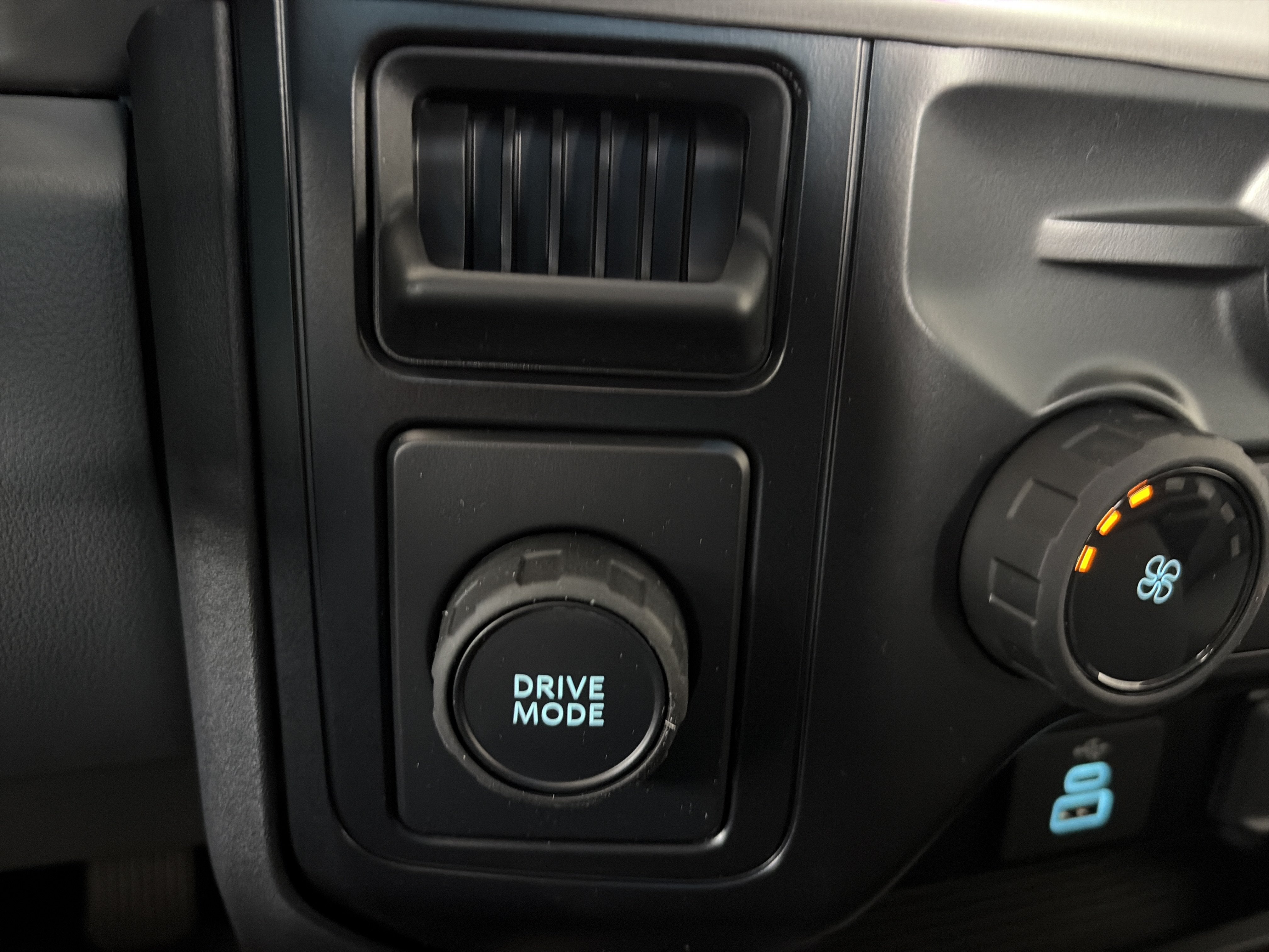 2027 Ford Super Duty F-350 DRW XL