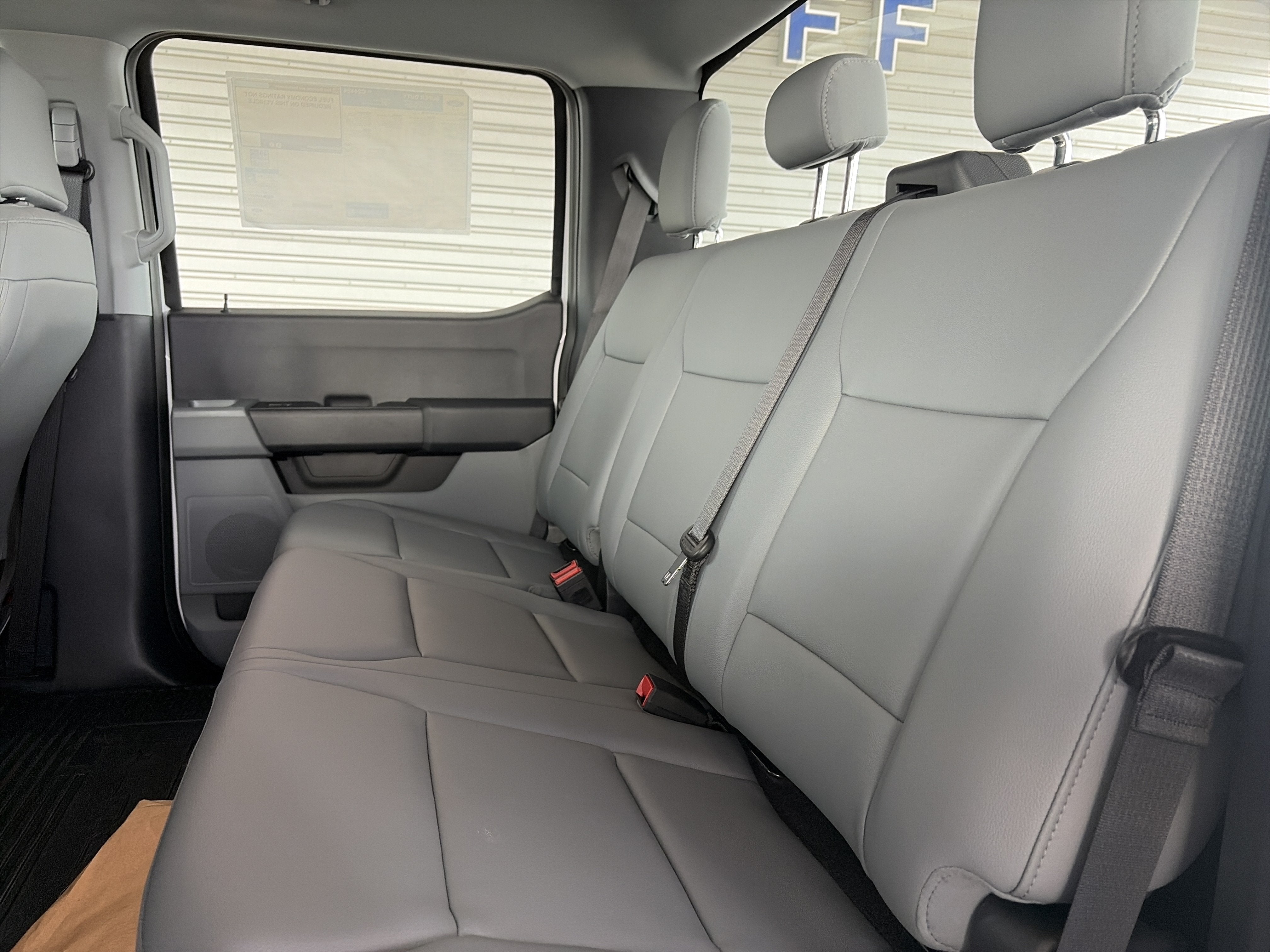 2027 Ford Super Duty F-350 DRW XL