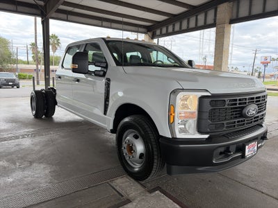 2027 Ford Super Duty F-350 DRW XL