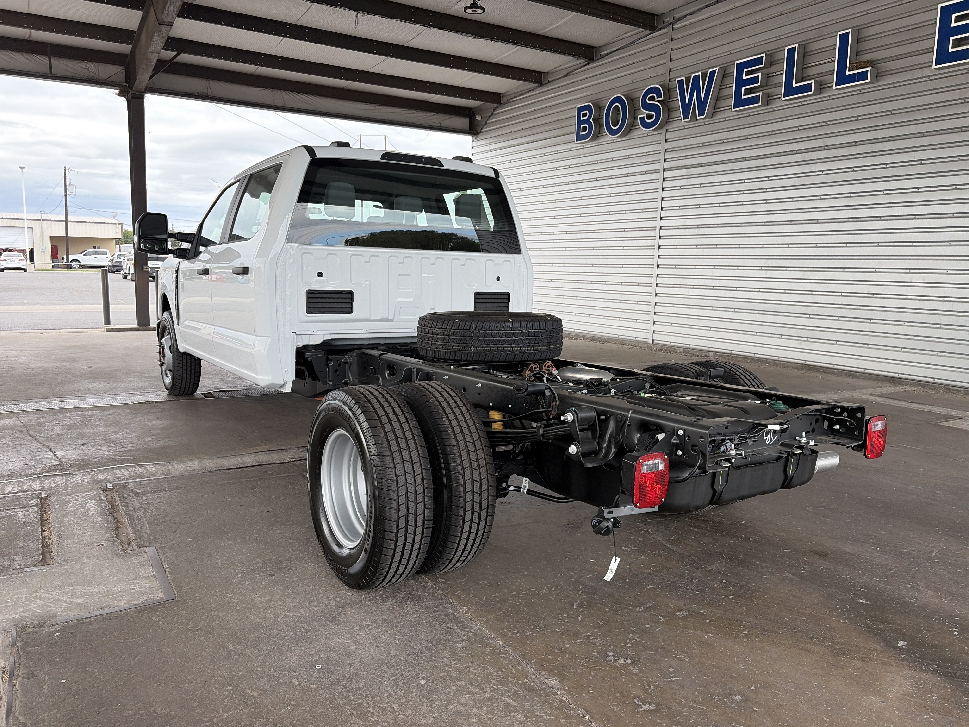 2027 Ford Super Duty F-350 DRW XL