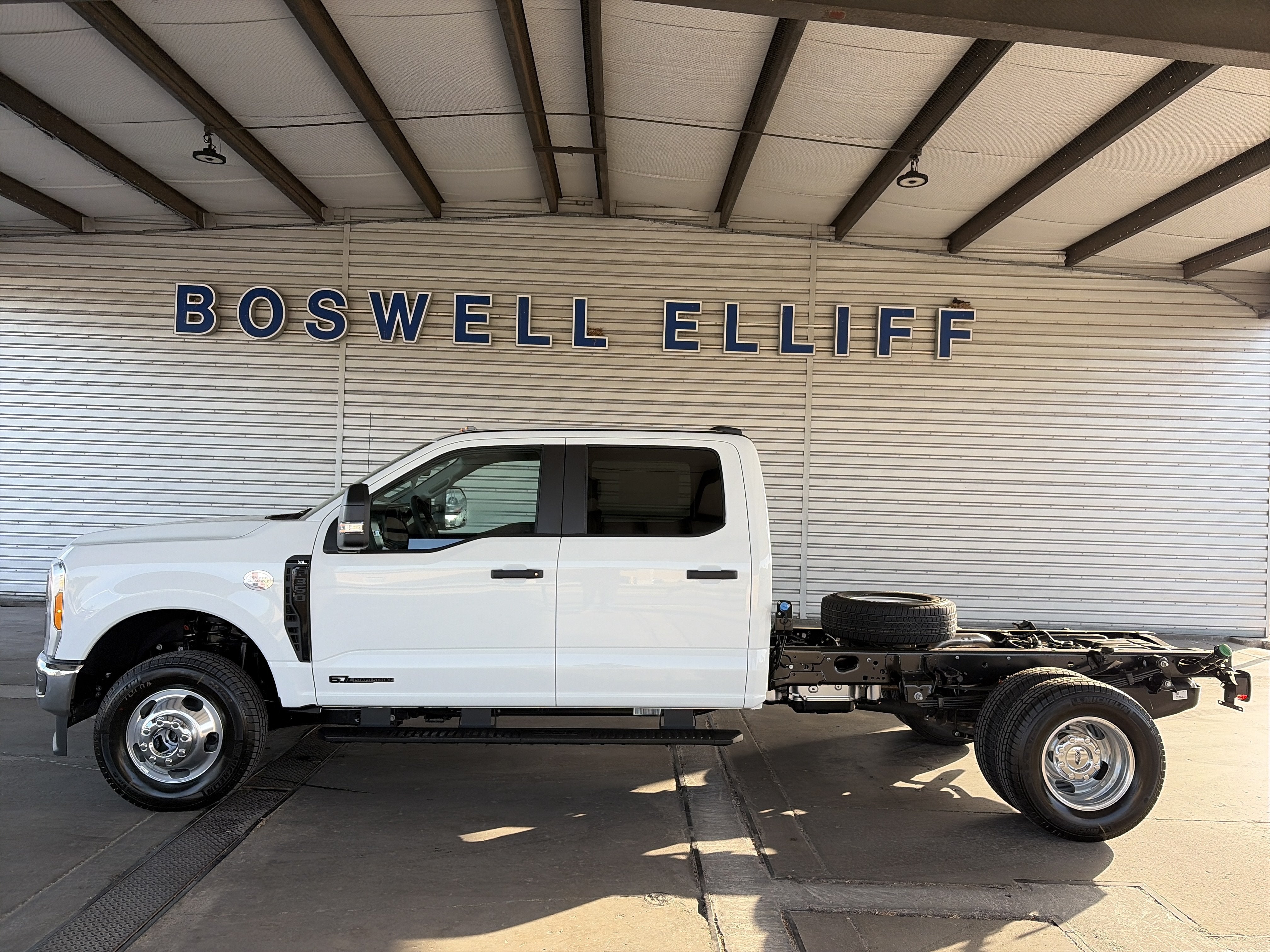 2027 Ford Super Duty F-350 DRW XL