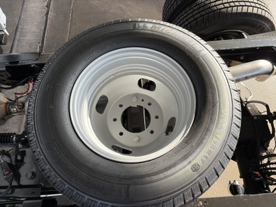 2027 Ford Super Duty F-350 DRW XL
