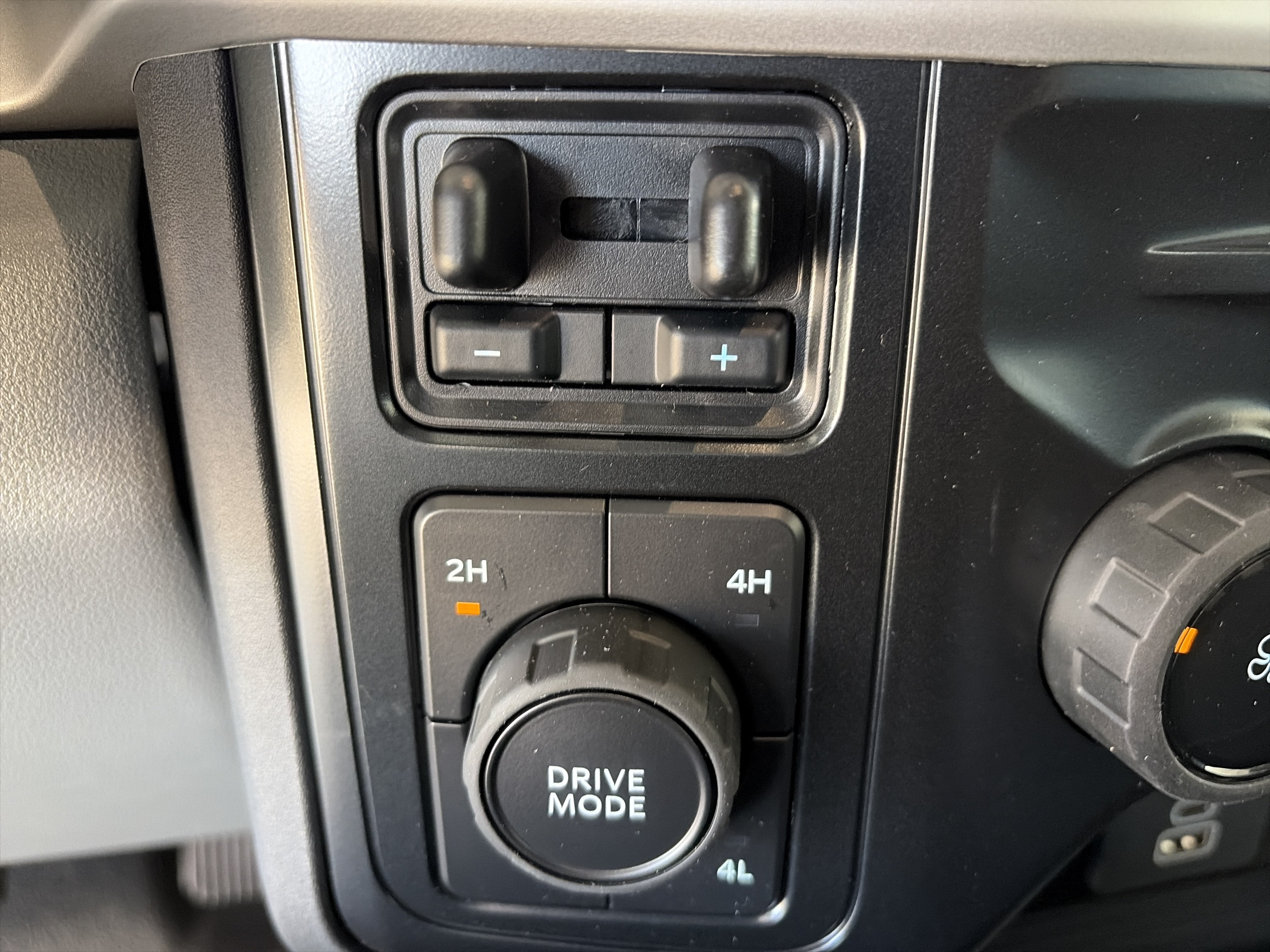 2027 Ford Super Duty F-350 DRW XL
