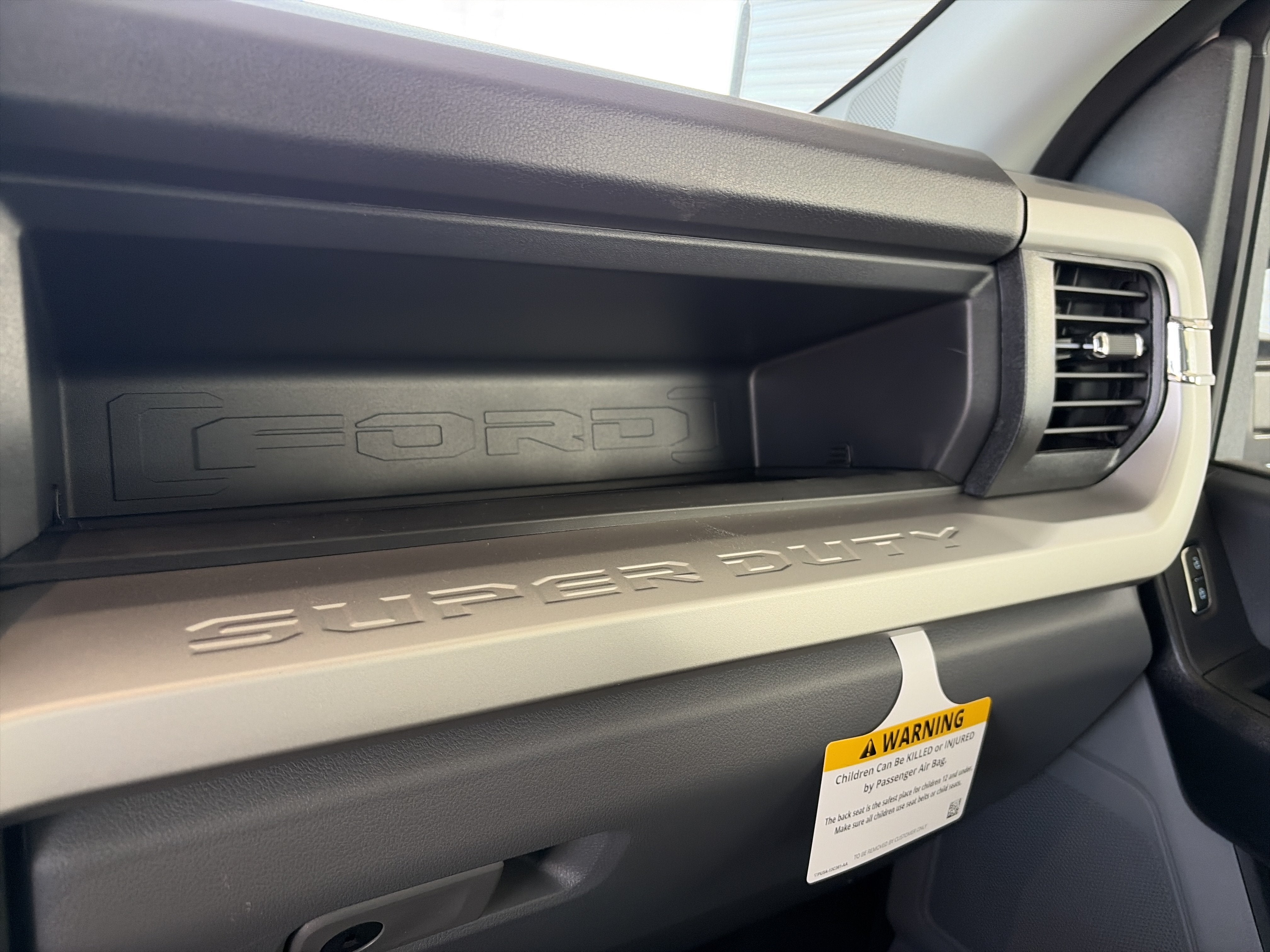 2027 Ford Super Duty F-350 DRW XL