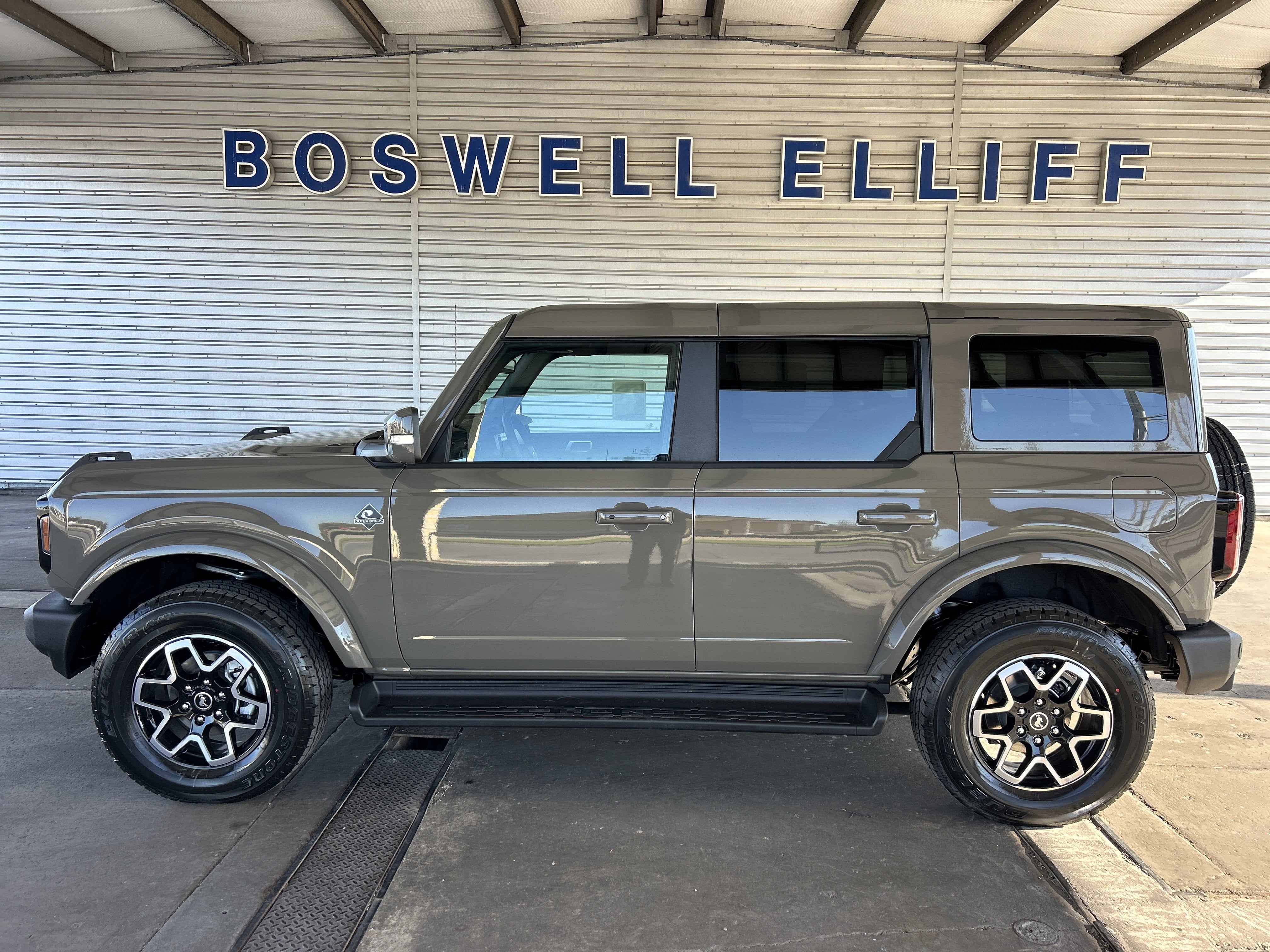 2025 Ford Bronco Outer Banks