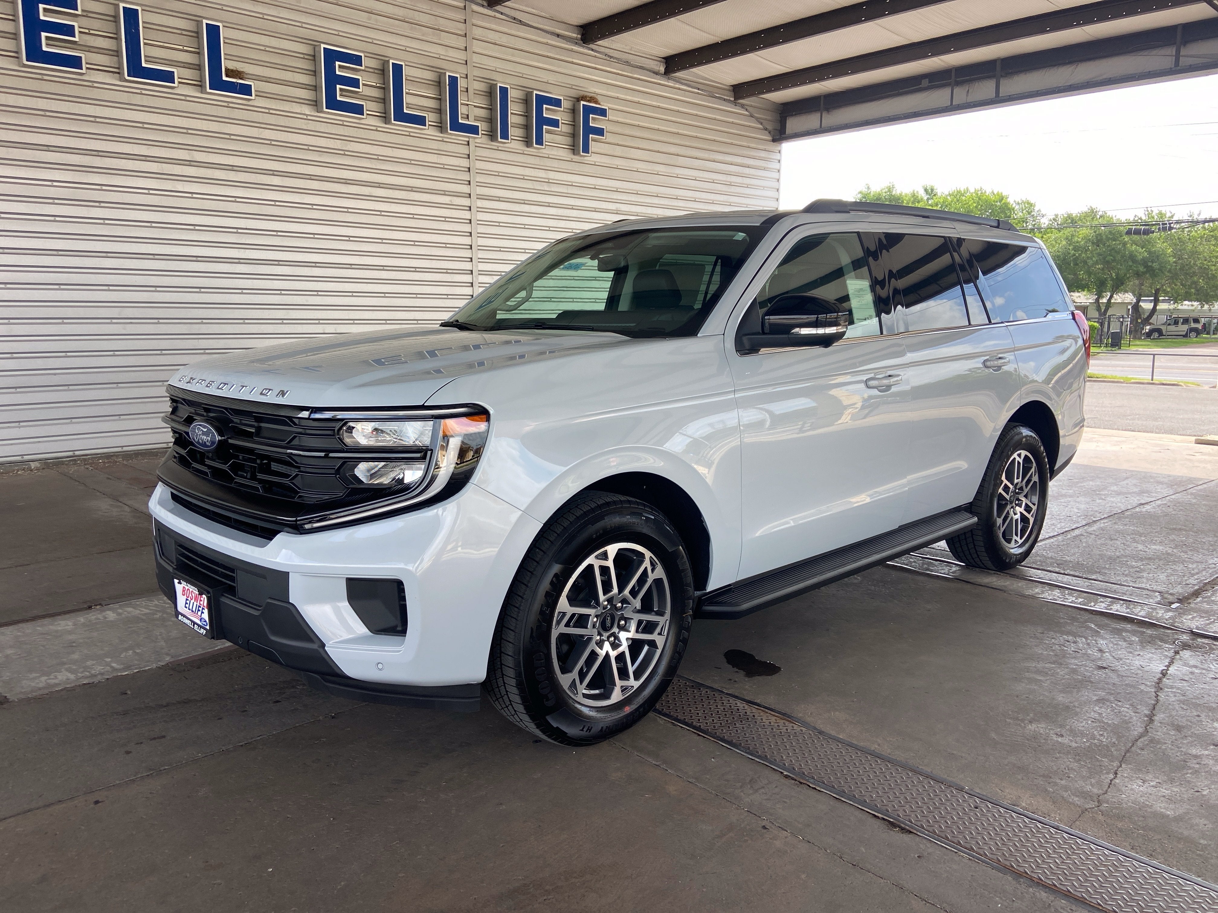2026 Ford Expedition Active