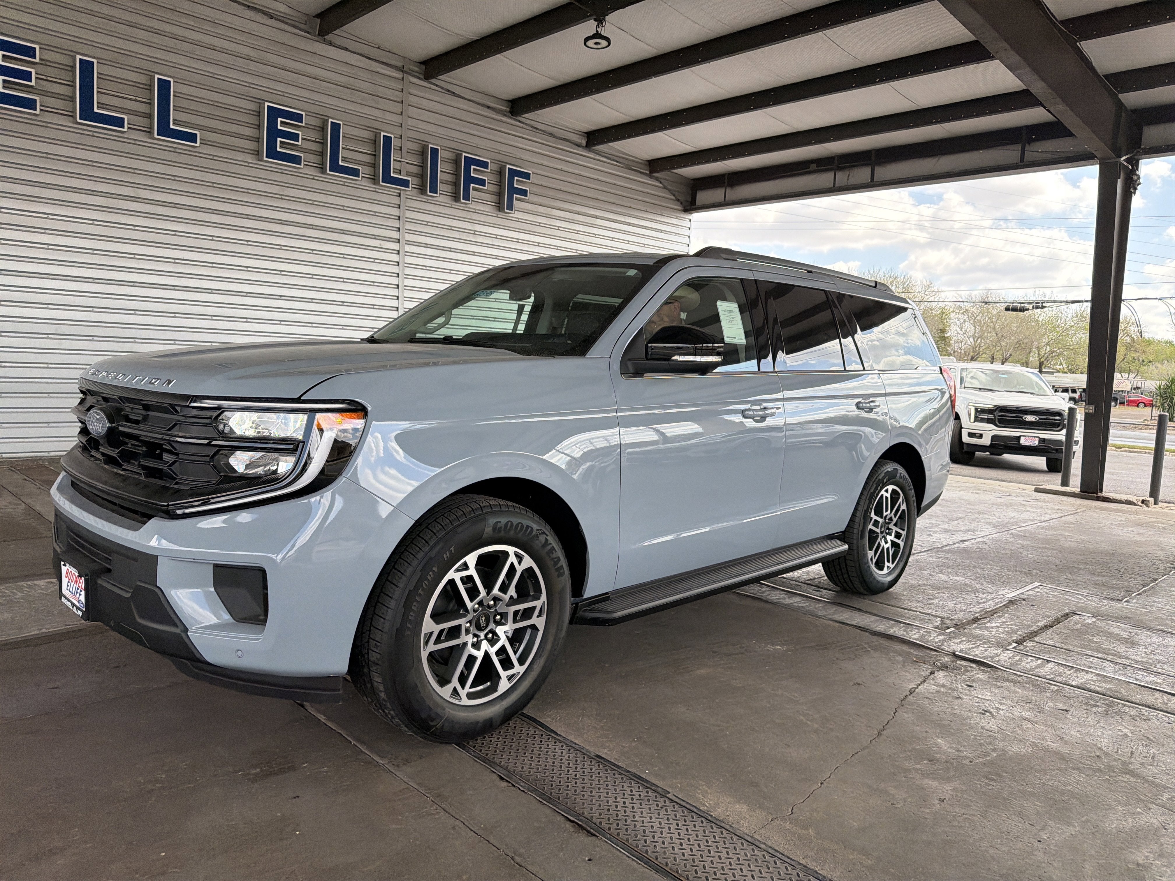 2026 Ford Expedition Active