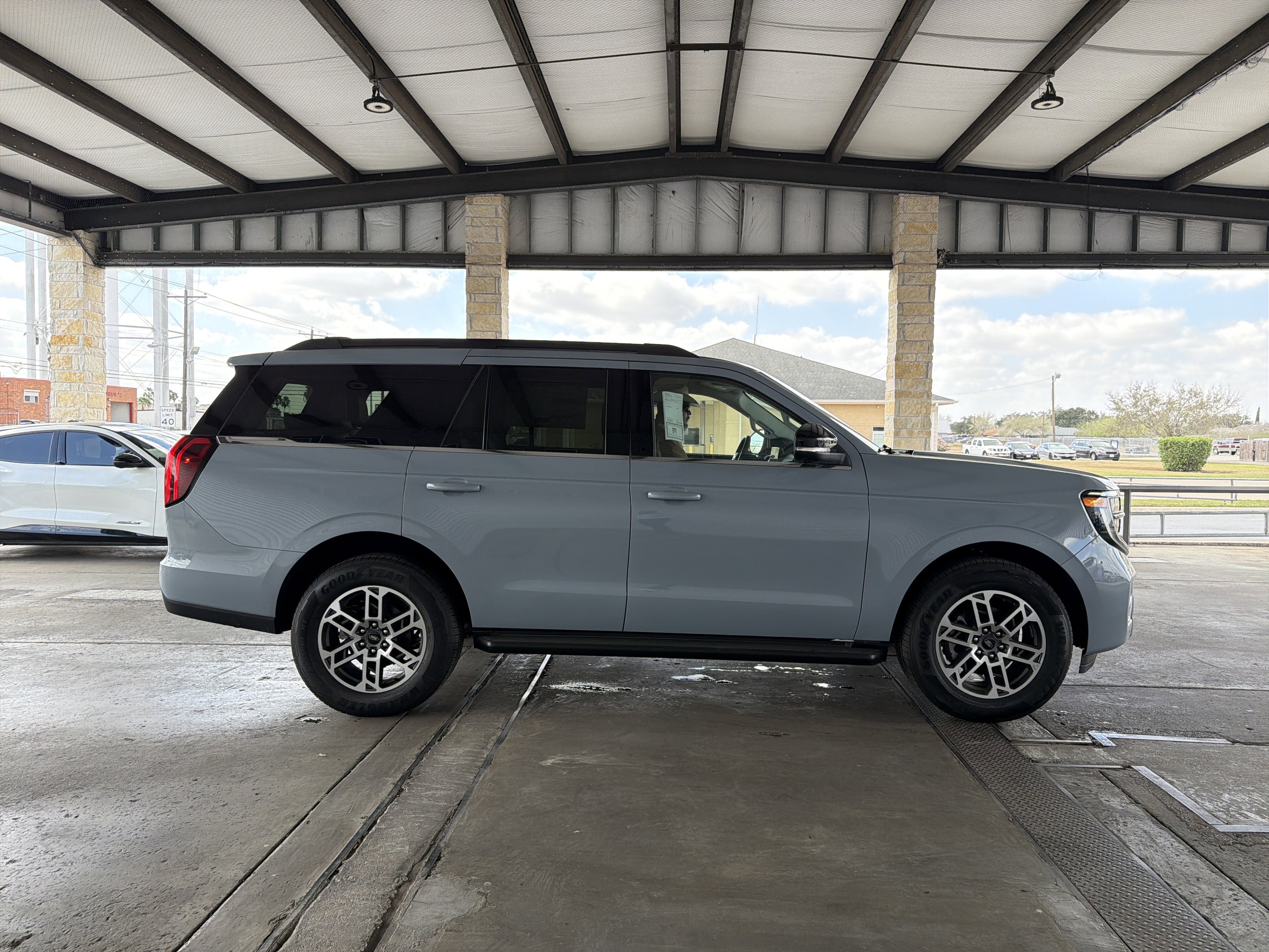 2026 Ford Expedition Active