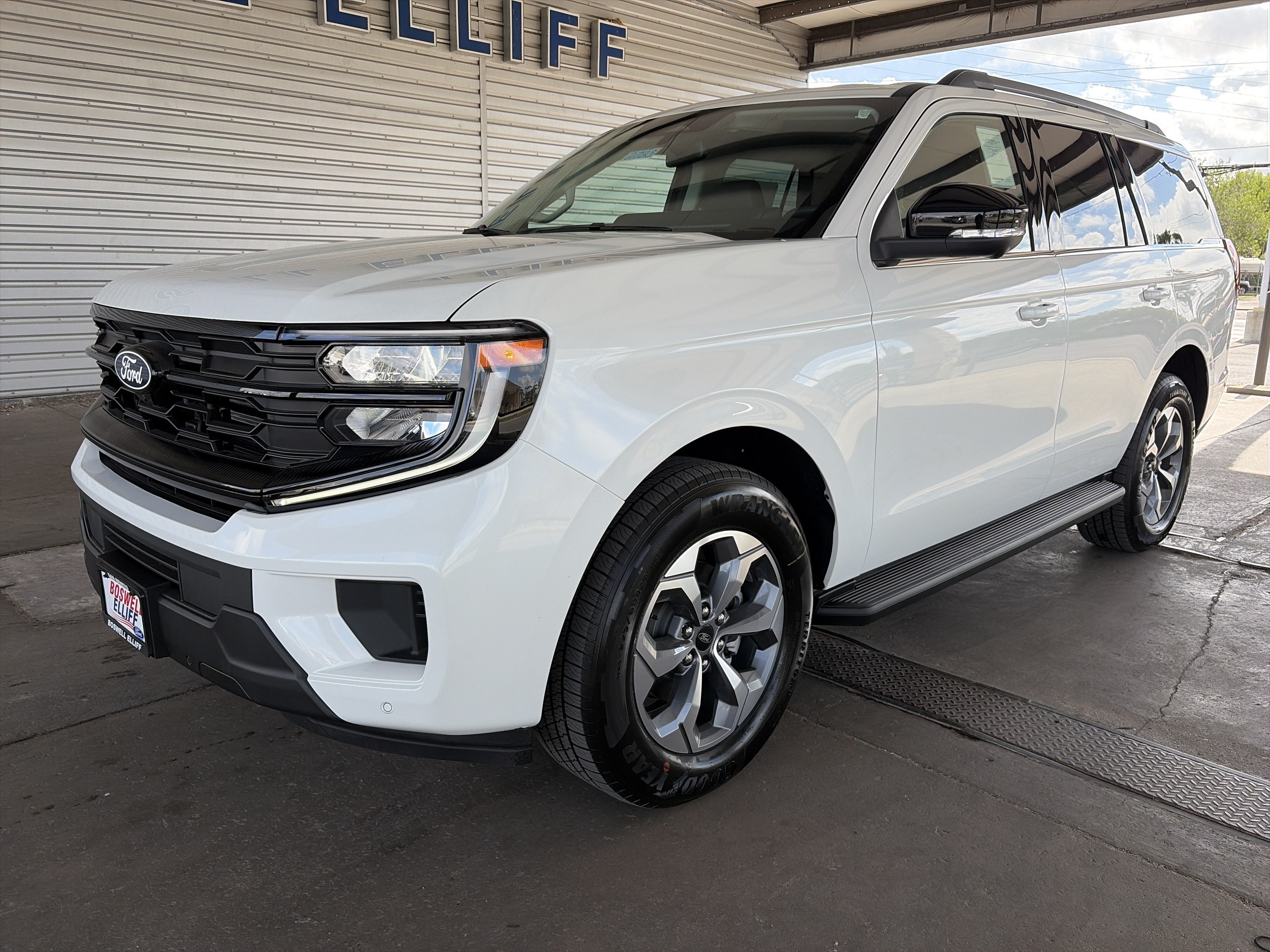 2027 Ford Expedition Active