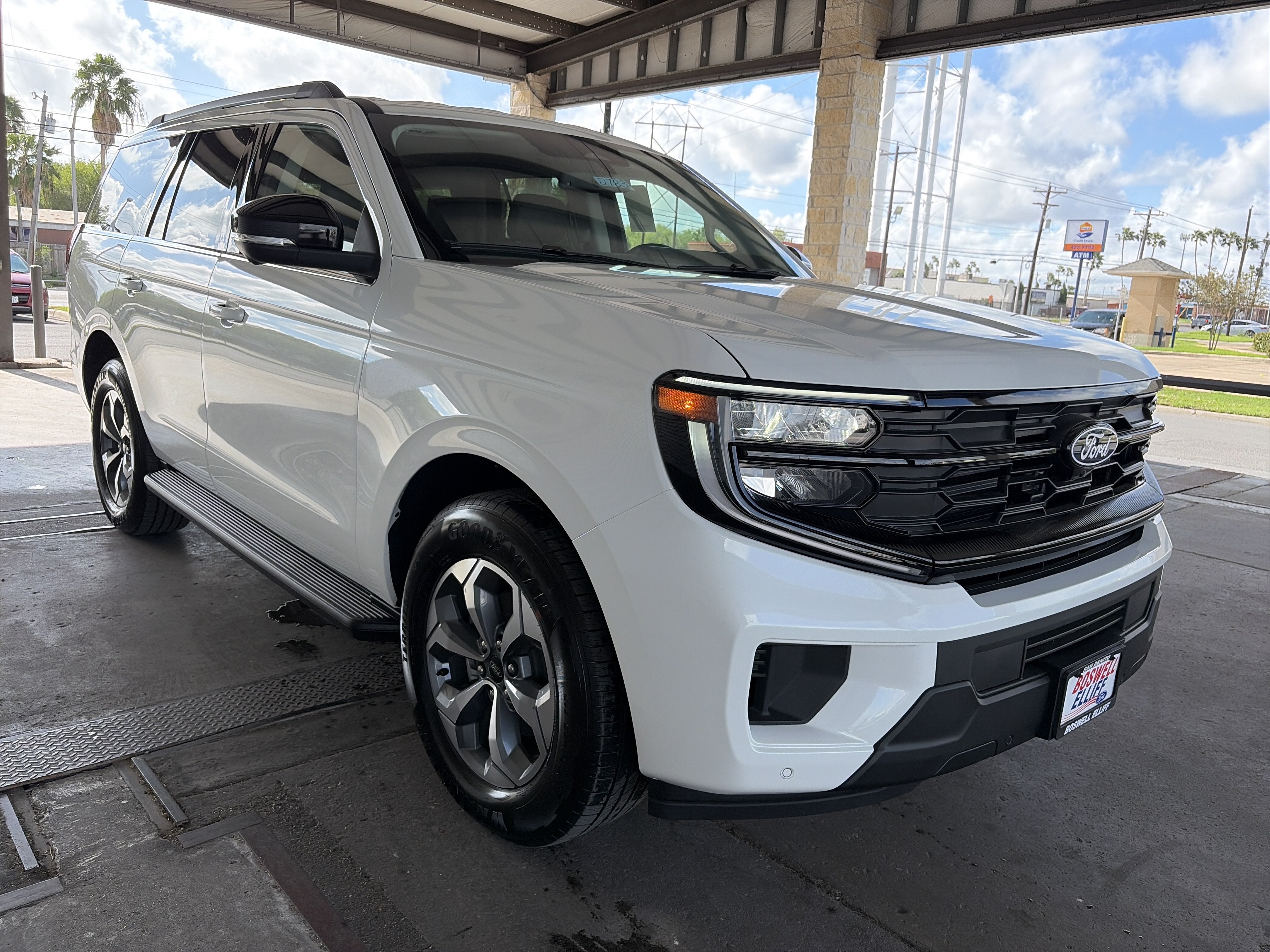 2027 Ford Expedition Active