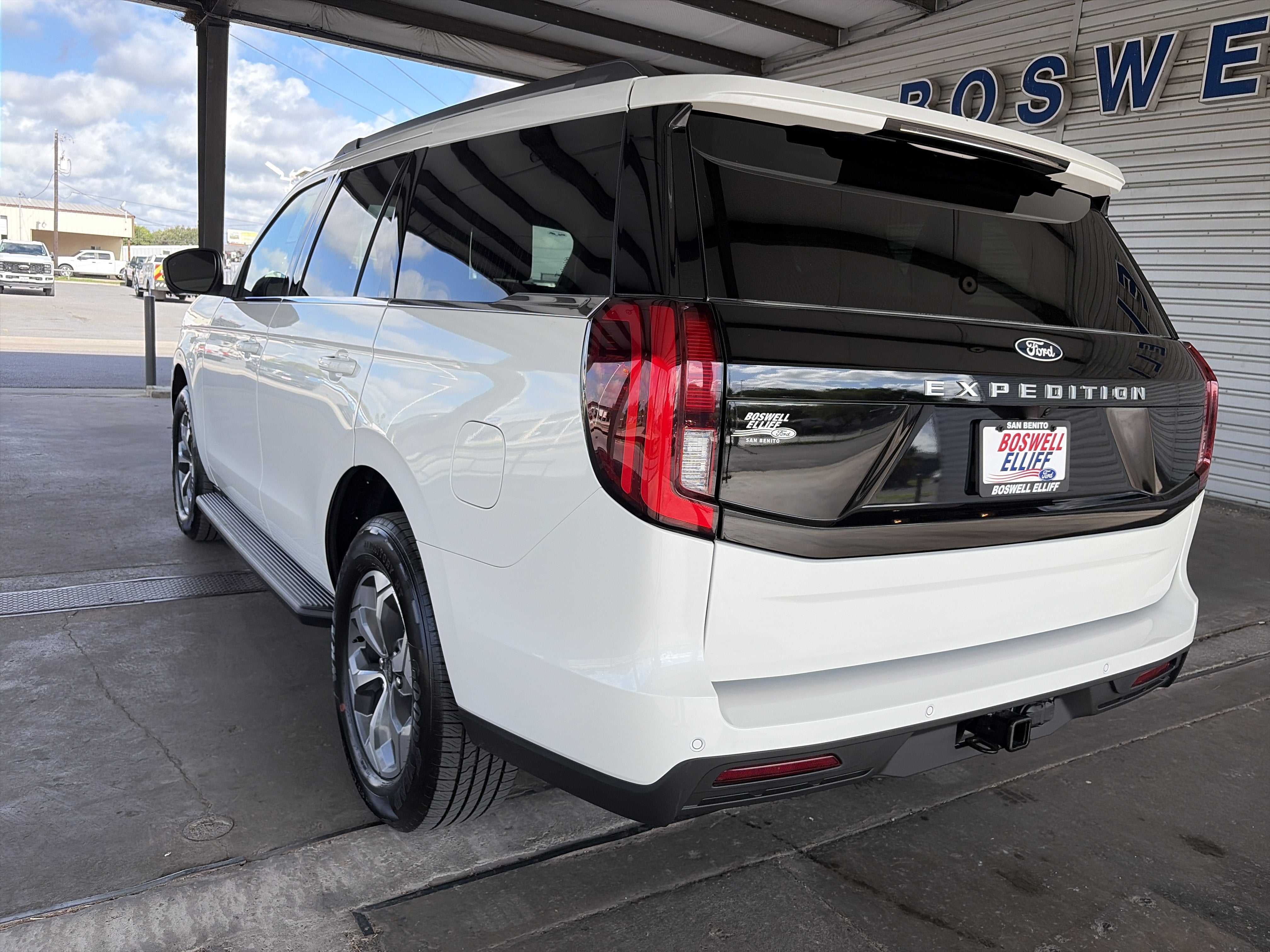 2027 Ford Expedition Active