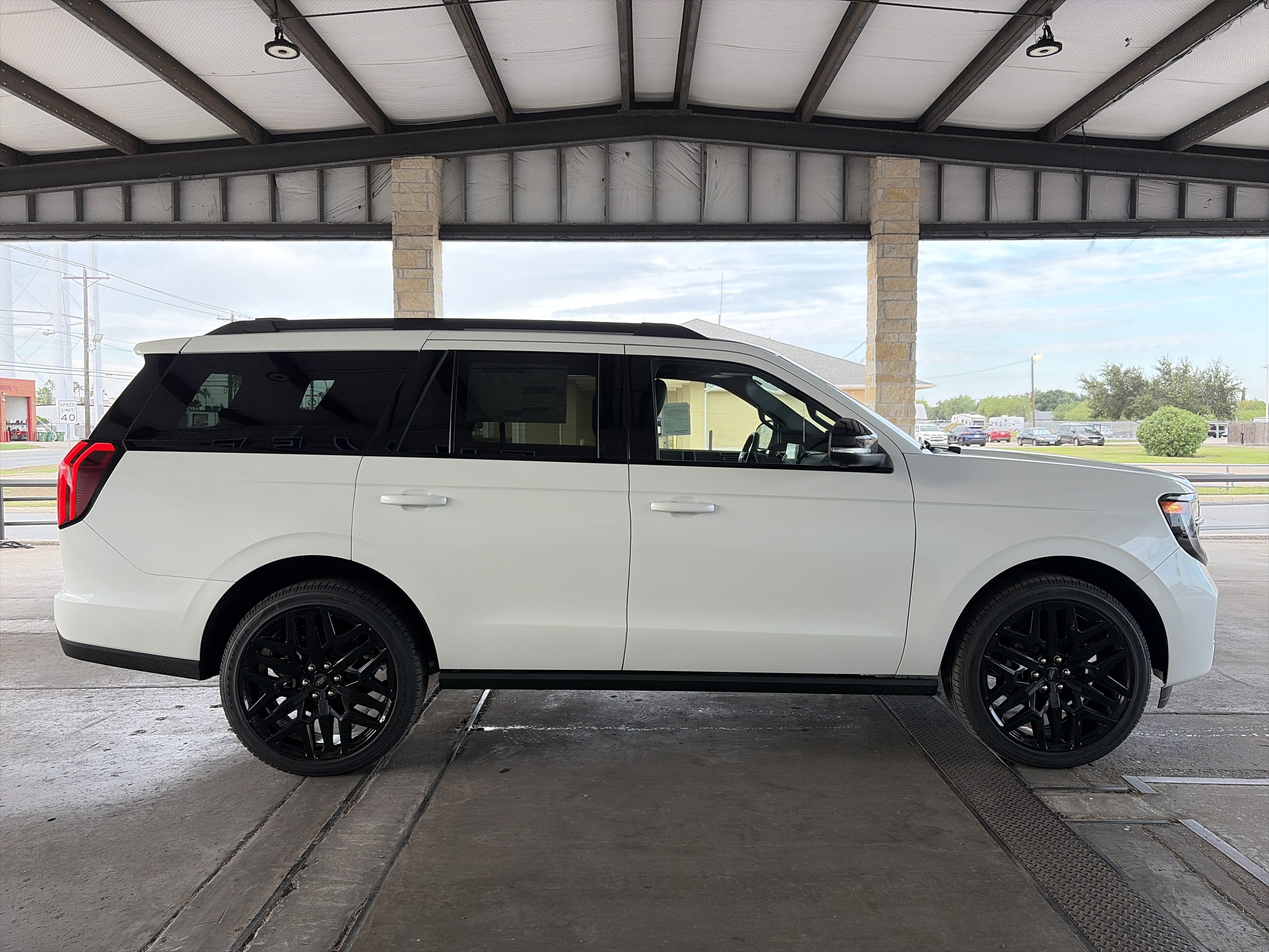 2027 Ford Expedition Platinum