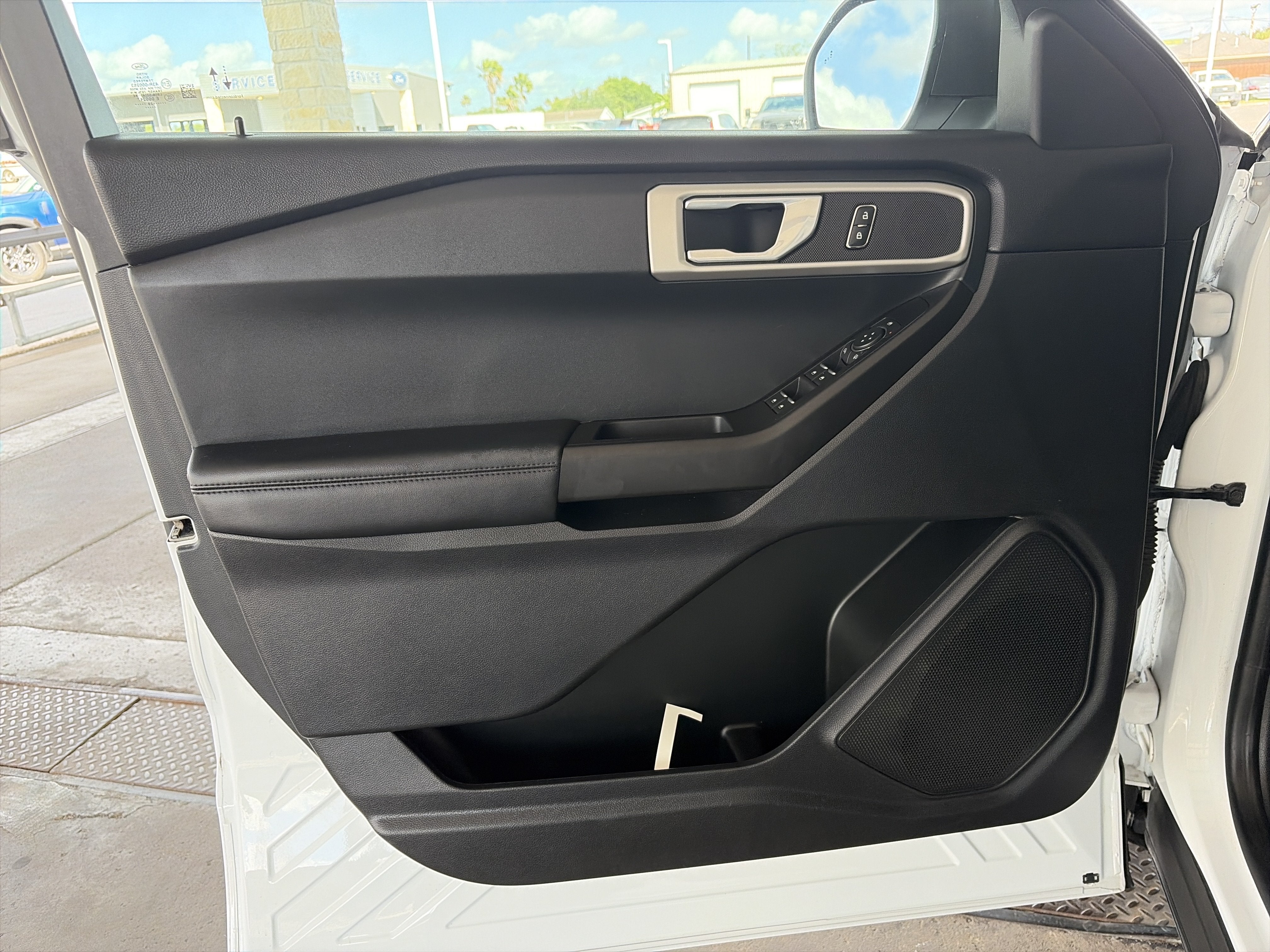 2020 Ford Explorer Base