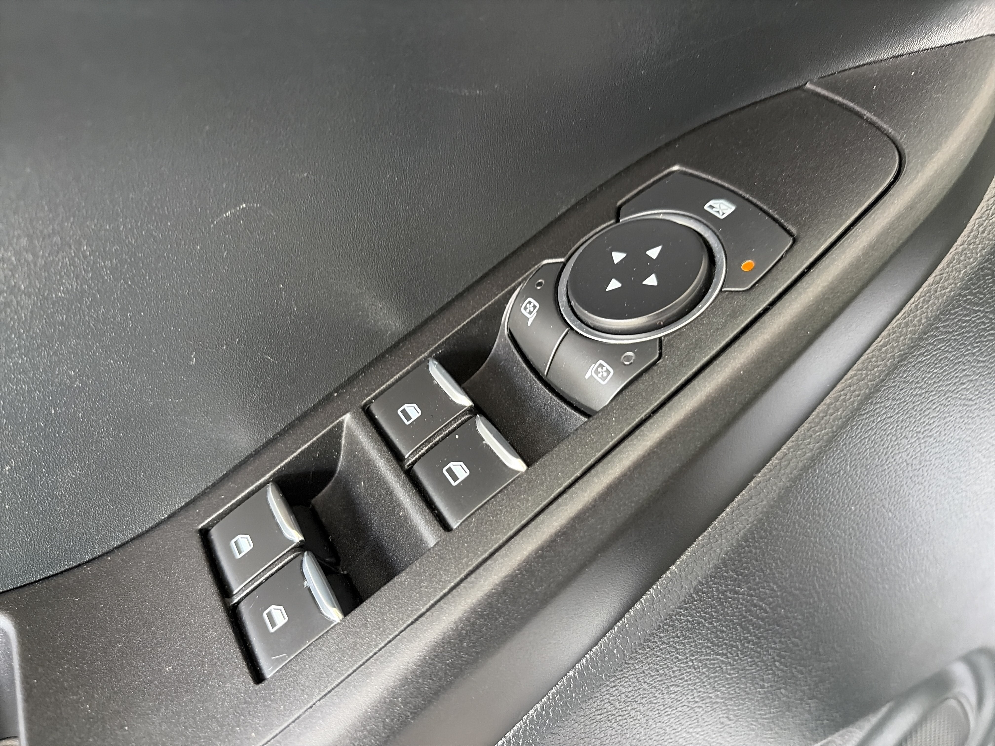 2020 Ford Explorer Base