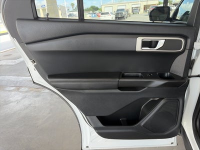 2020 Ford Explorer Base