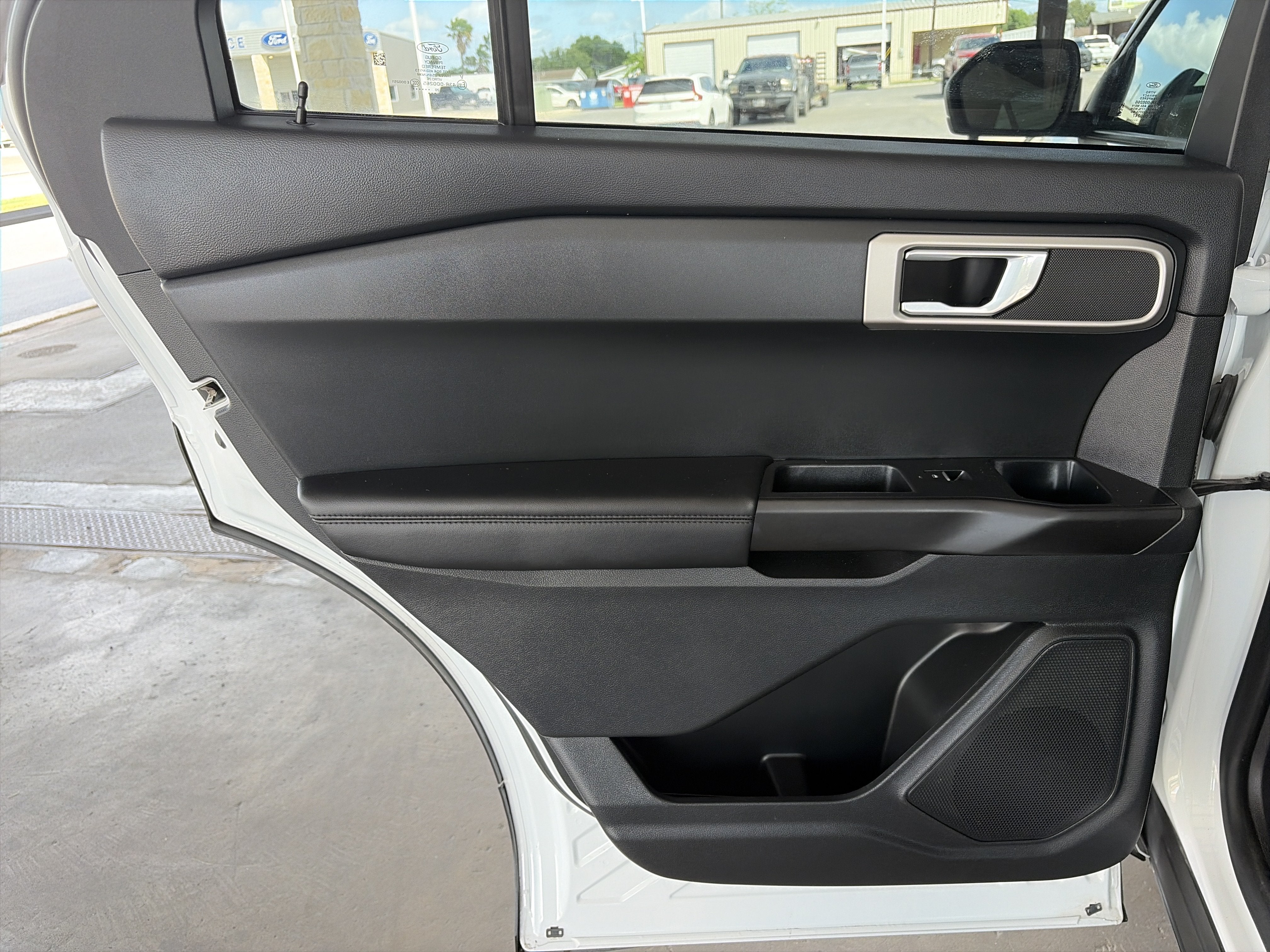 2020 Ford Explorer Base