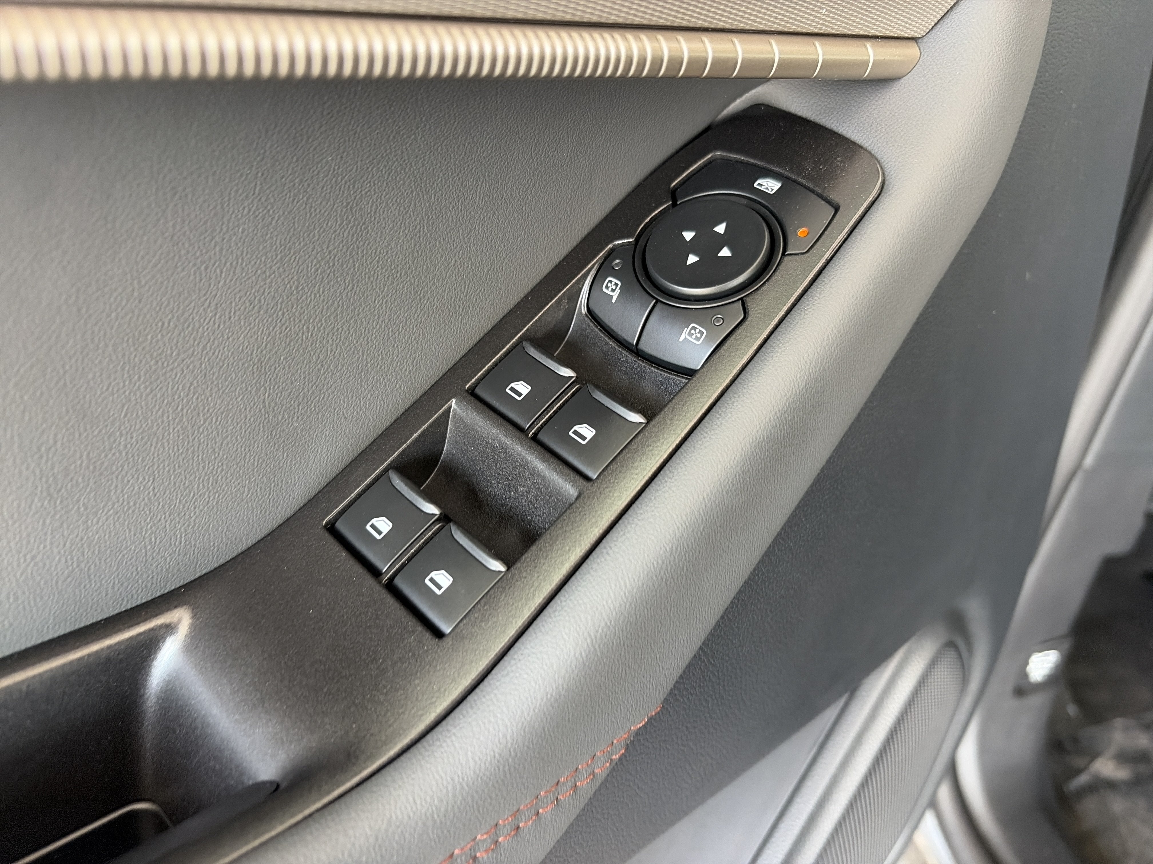 2027 Ford Explorer Active w/200A Pkg