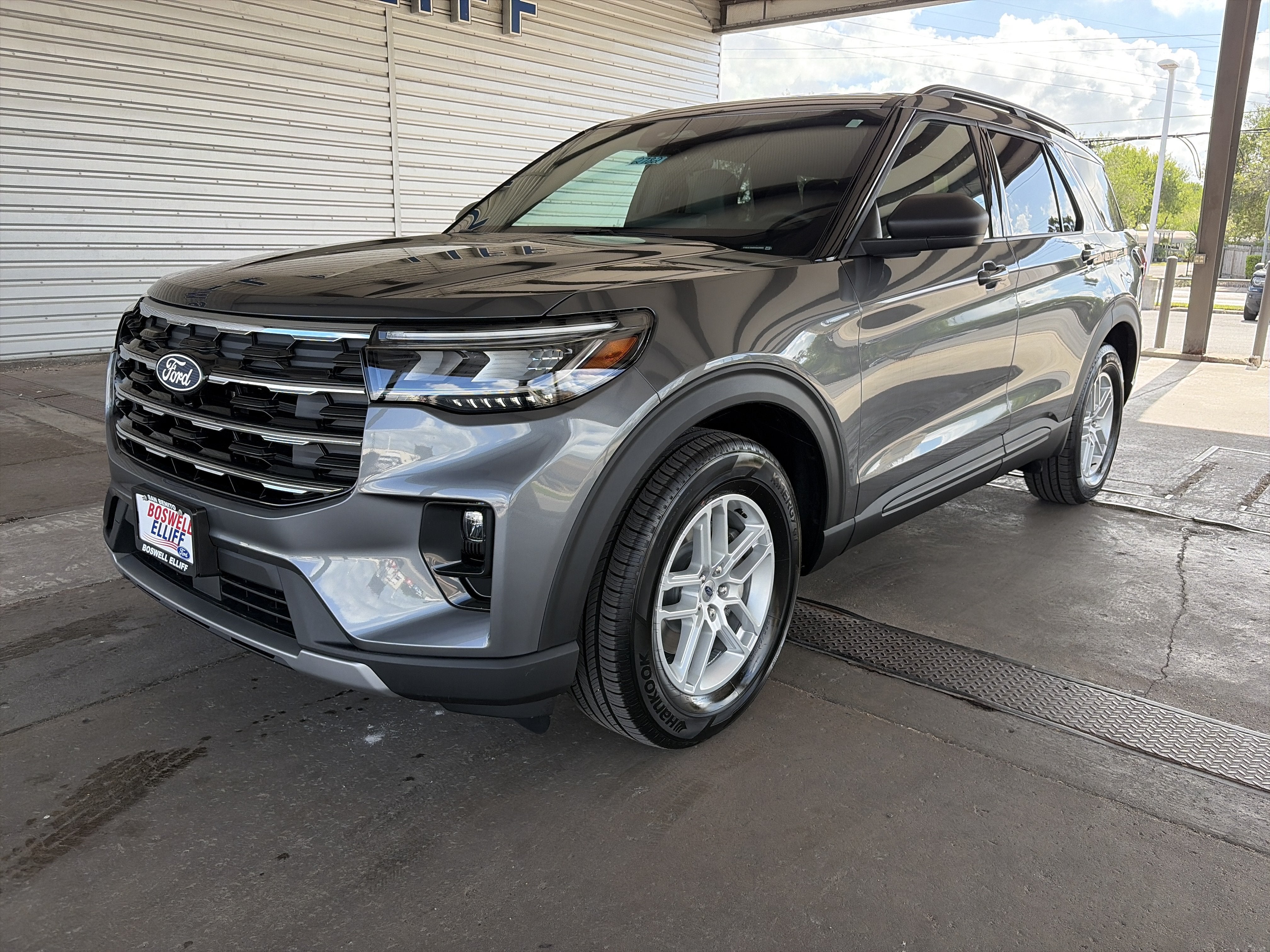 2027 Ford Explorer Active w/200A Pkg