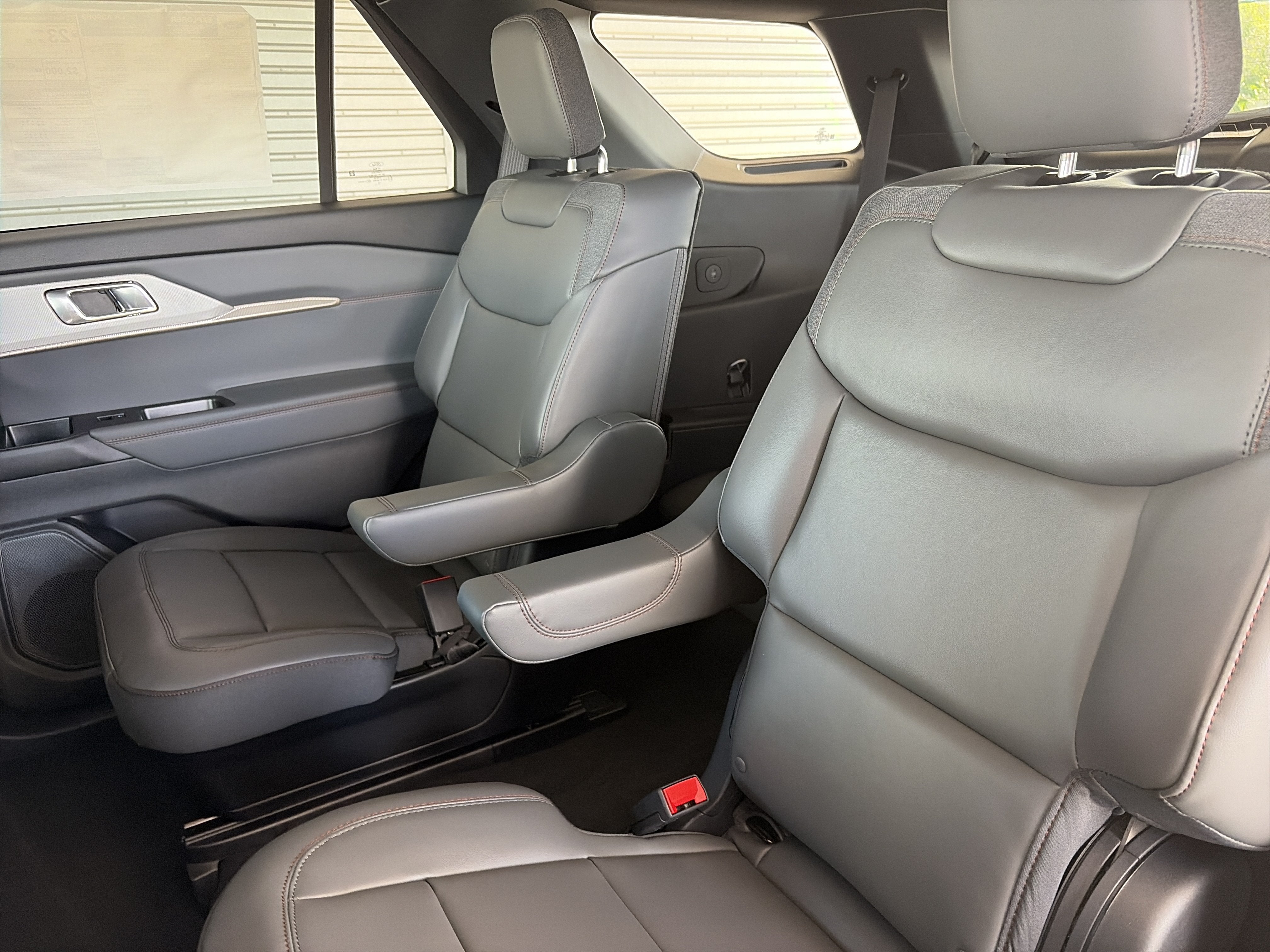 2027 Ford Explorer Active w/200A Pkg