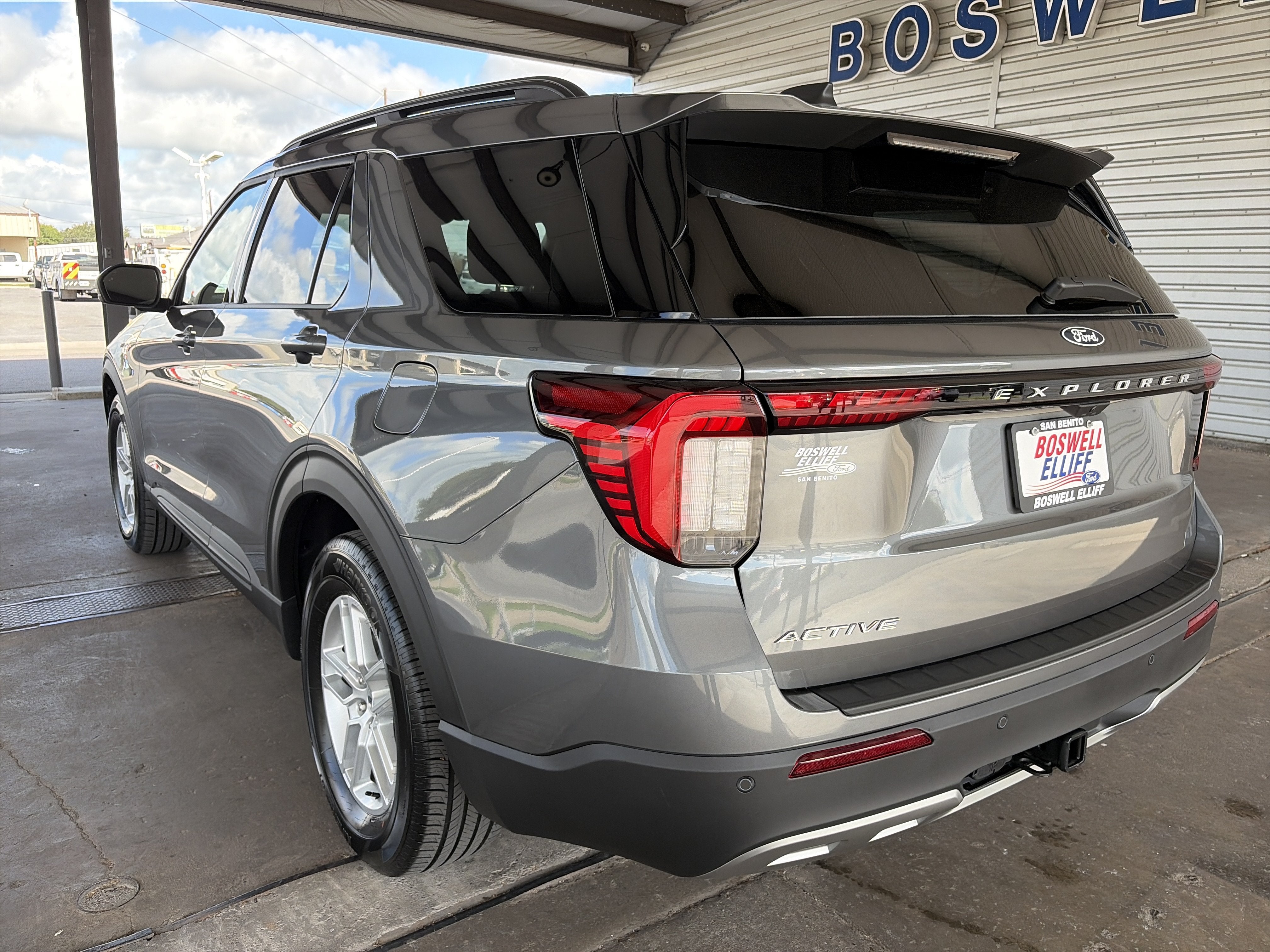2027 Ford Explorer Active w/200A Pkg