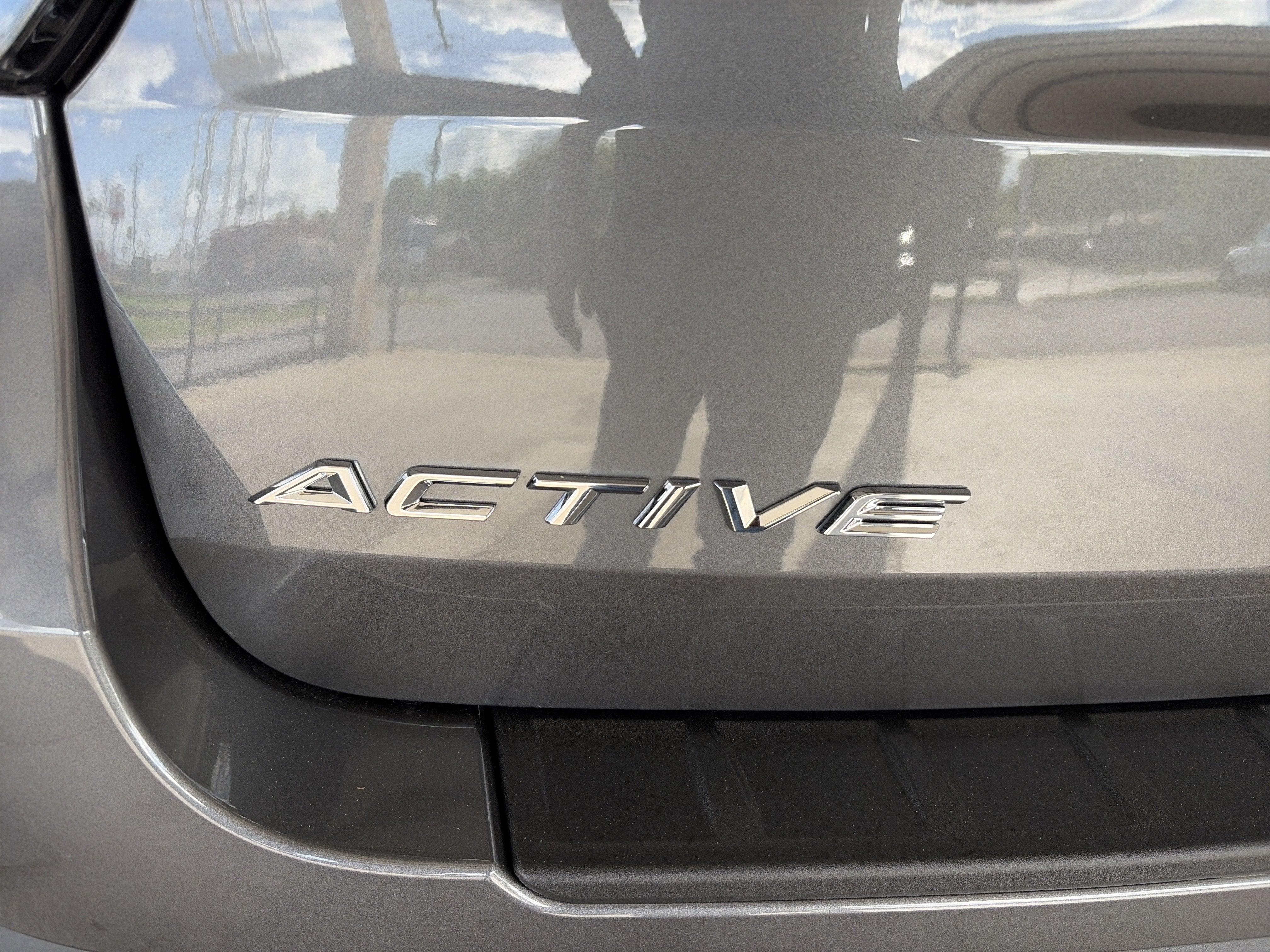 2027 Ford Explorer Active w/200A Pkg