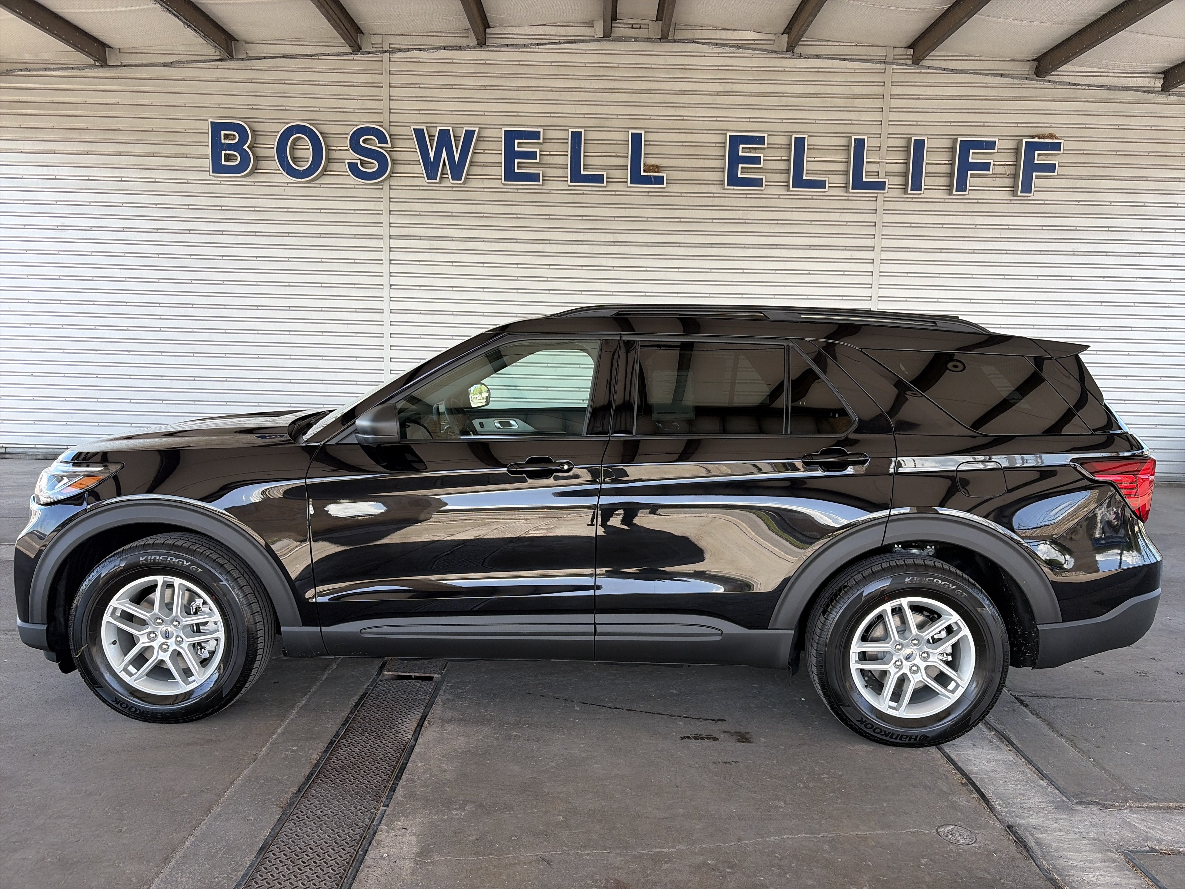 2027 Ford Explorer Active w/200A Pkg
