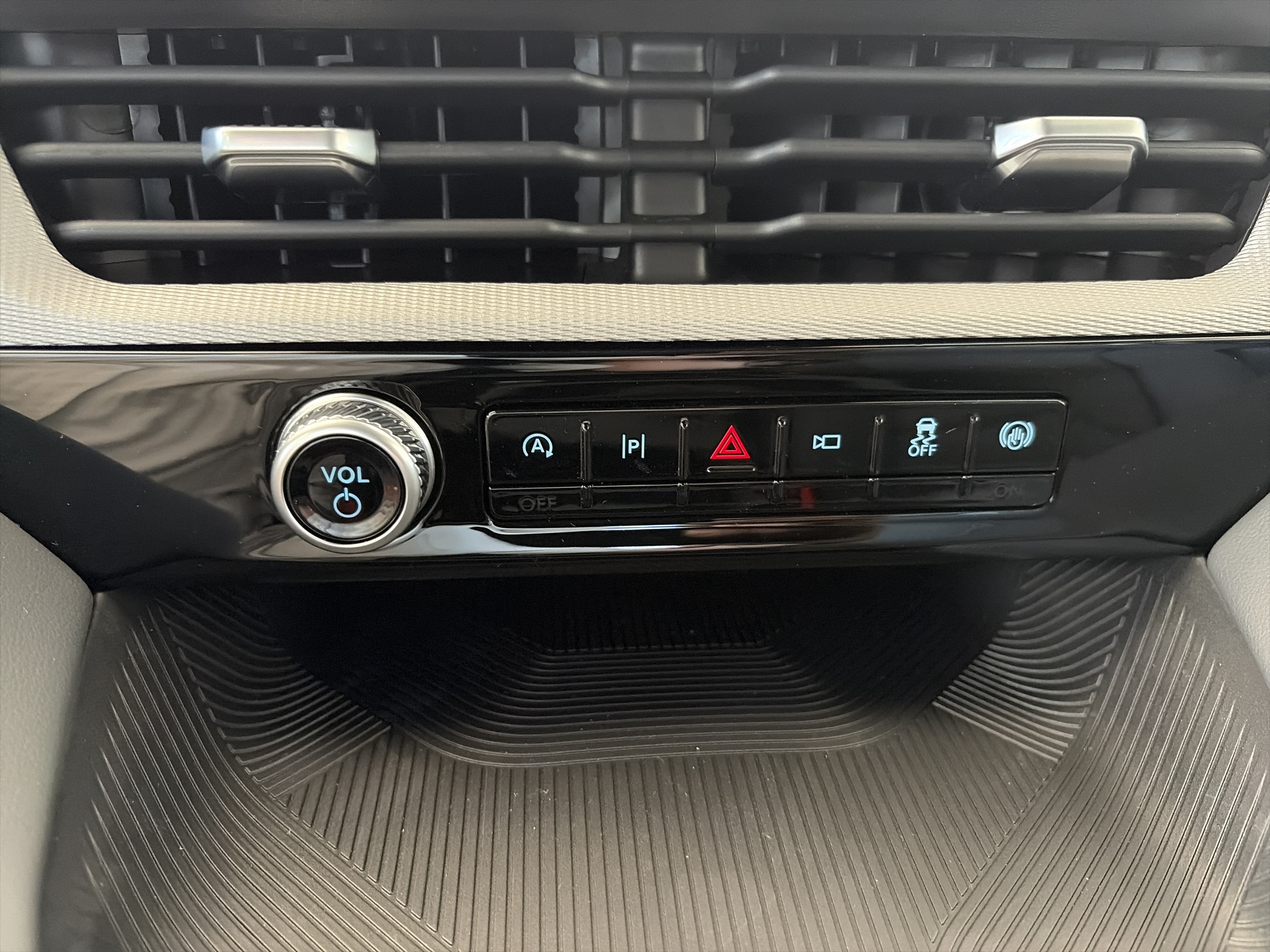 2027 Ford Explorer Active w/200A Pkg