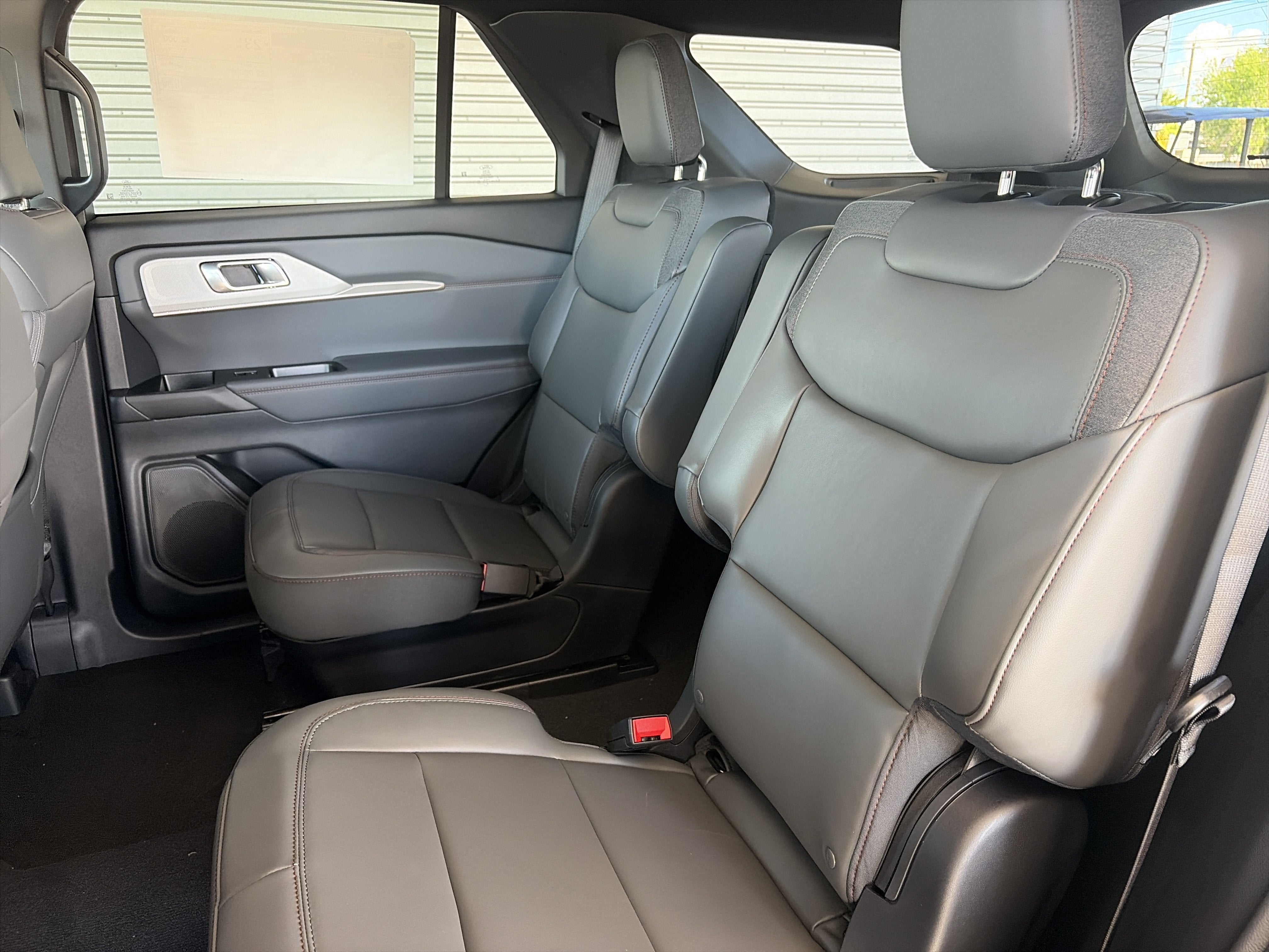 2027 Ford Explorer Active w/200A Pkg
