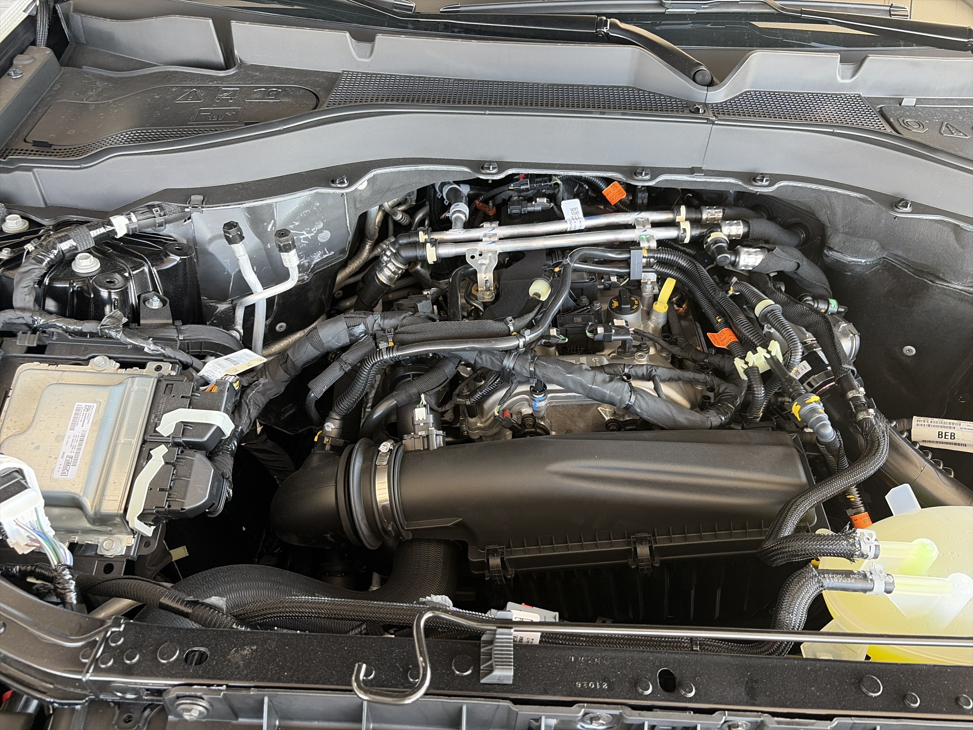 2027 Ford Explorer Active w/200A Pkg