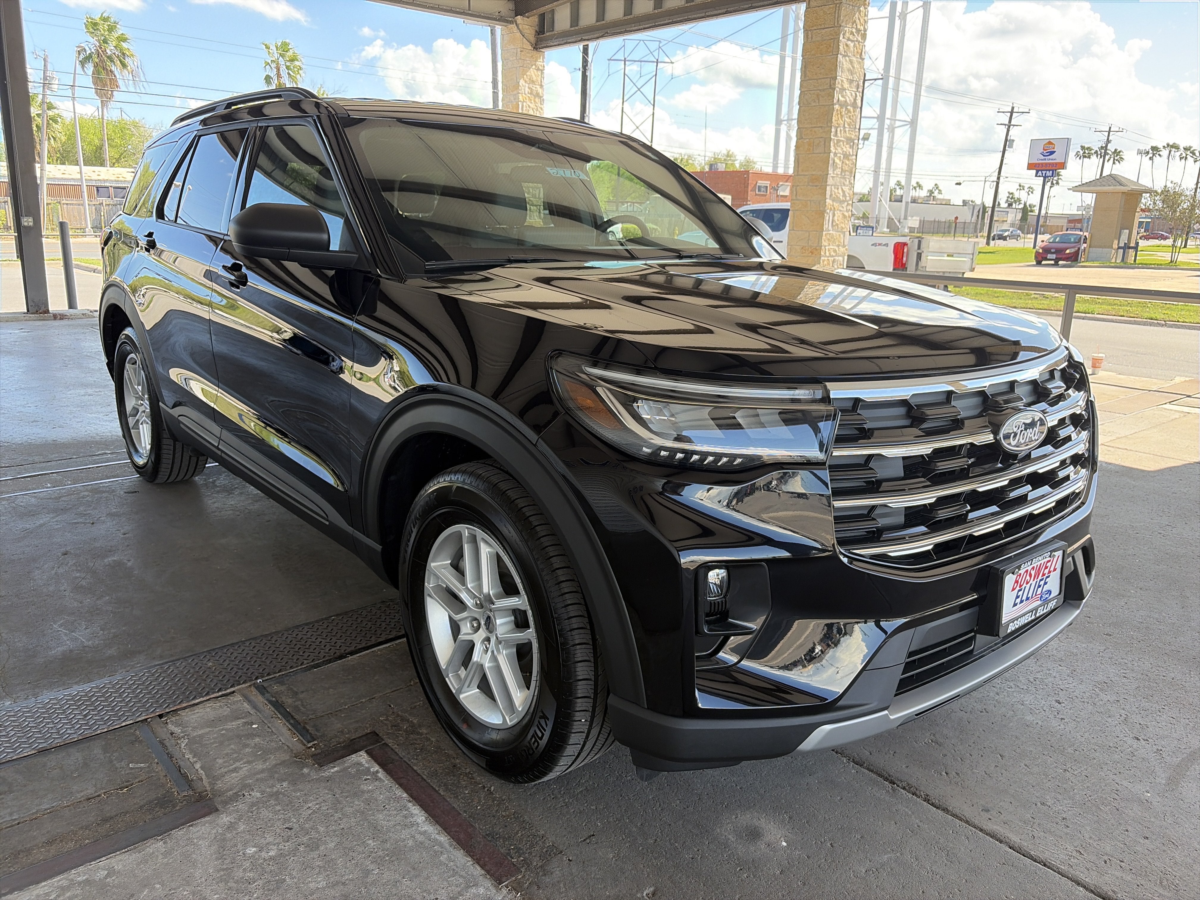 2027 Ford Explorer Active w/200A Pkg