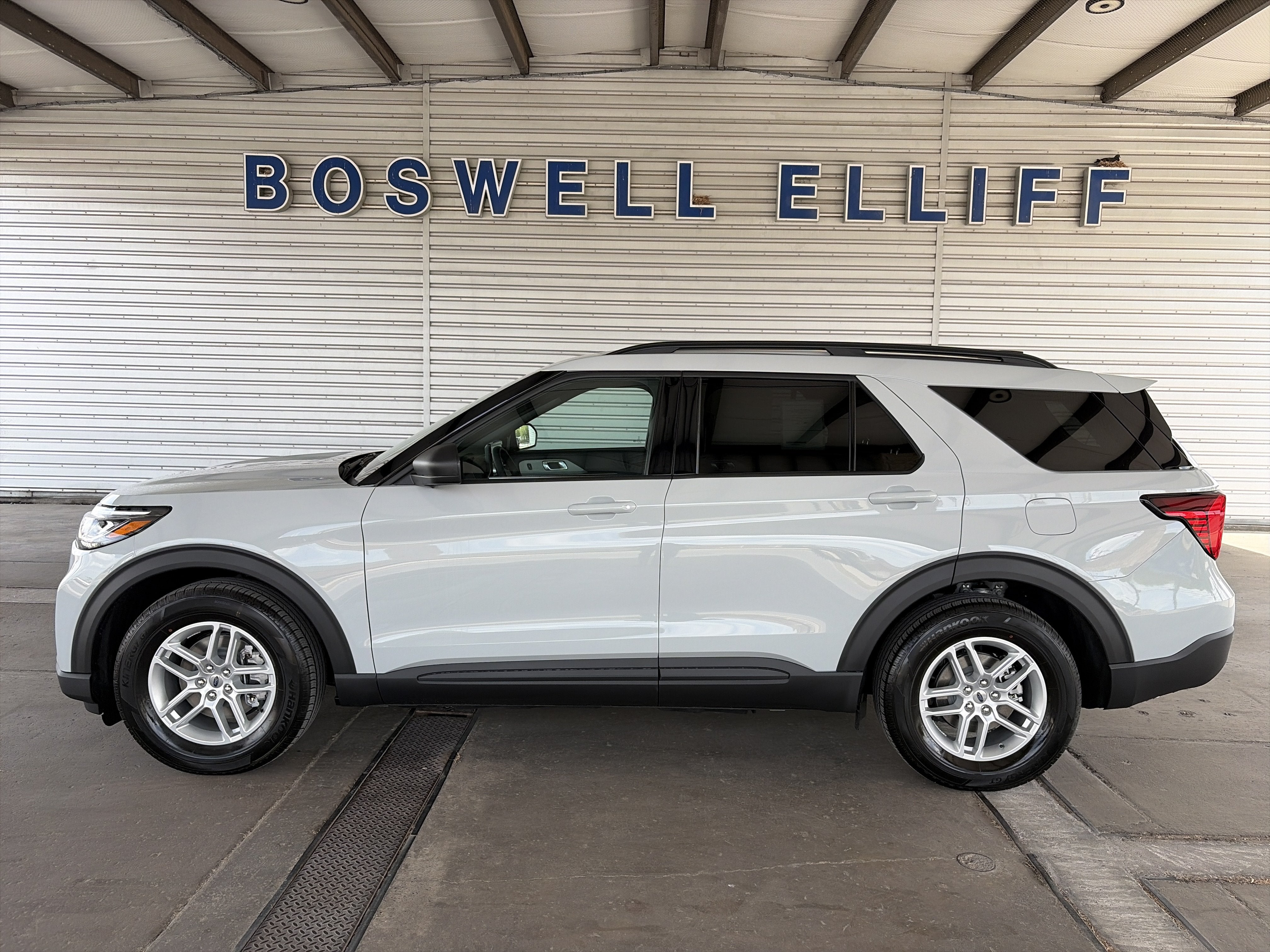 2027 Ford Explorer Active w/200A Pkg