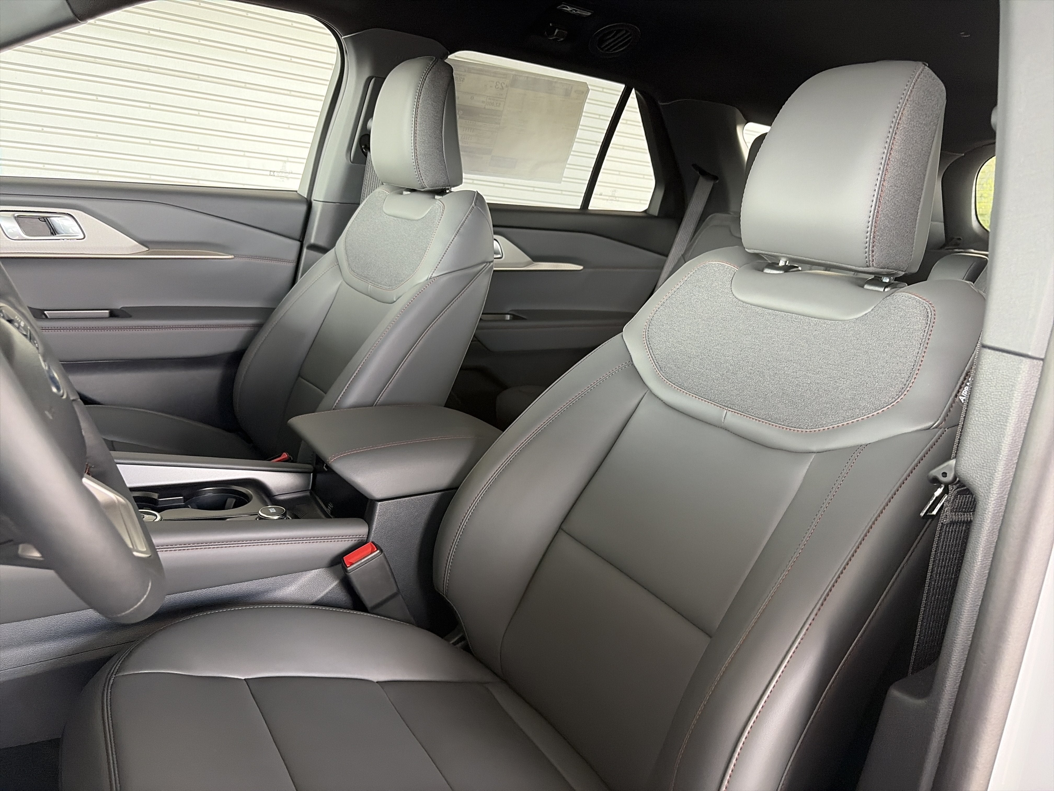 2027 Ford Explorer Active w/200A Pkg