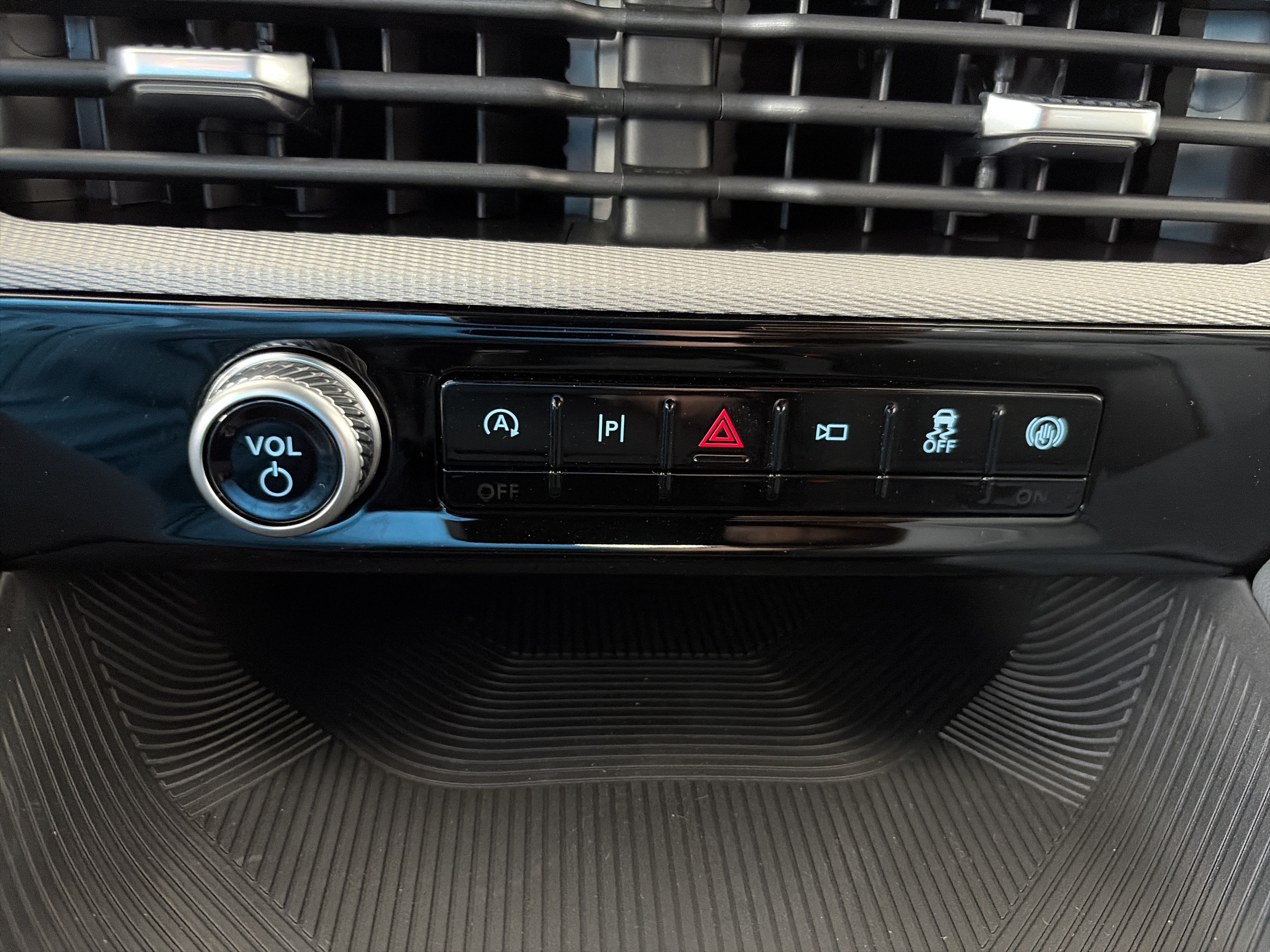 2027 Ford Explorer Active w/200A Pkg