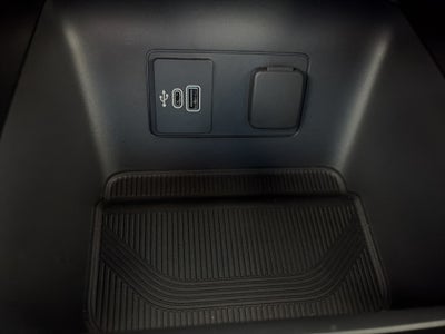 2027 Ford Explorer Active w/200A Pkg