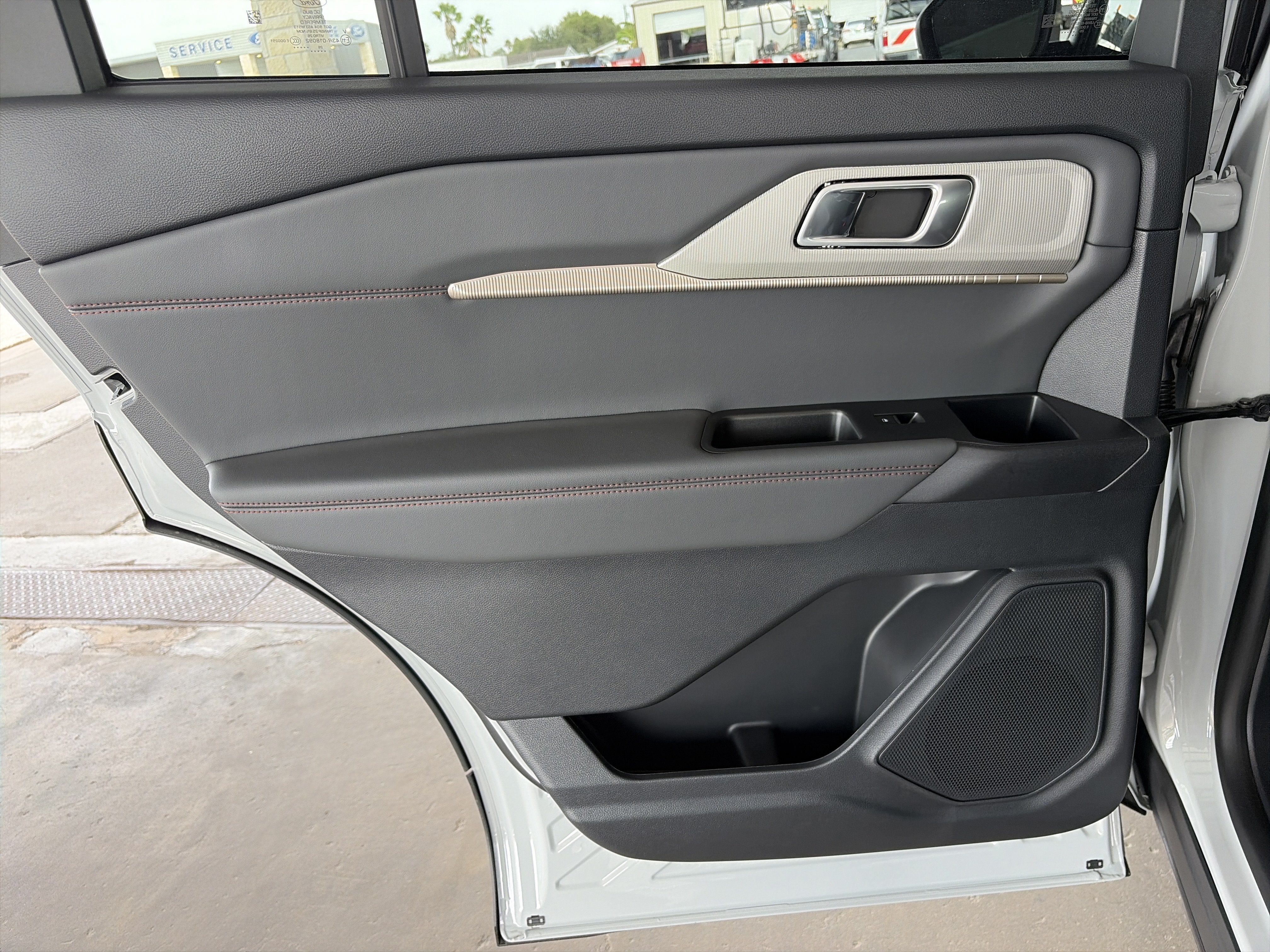 2027 Ford Explorer Active w/200A Pkg
