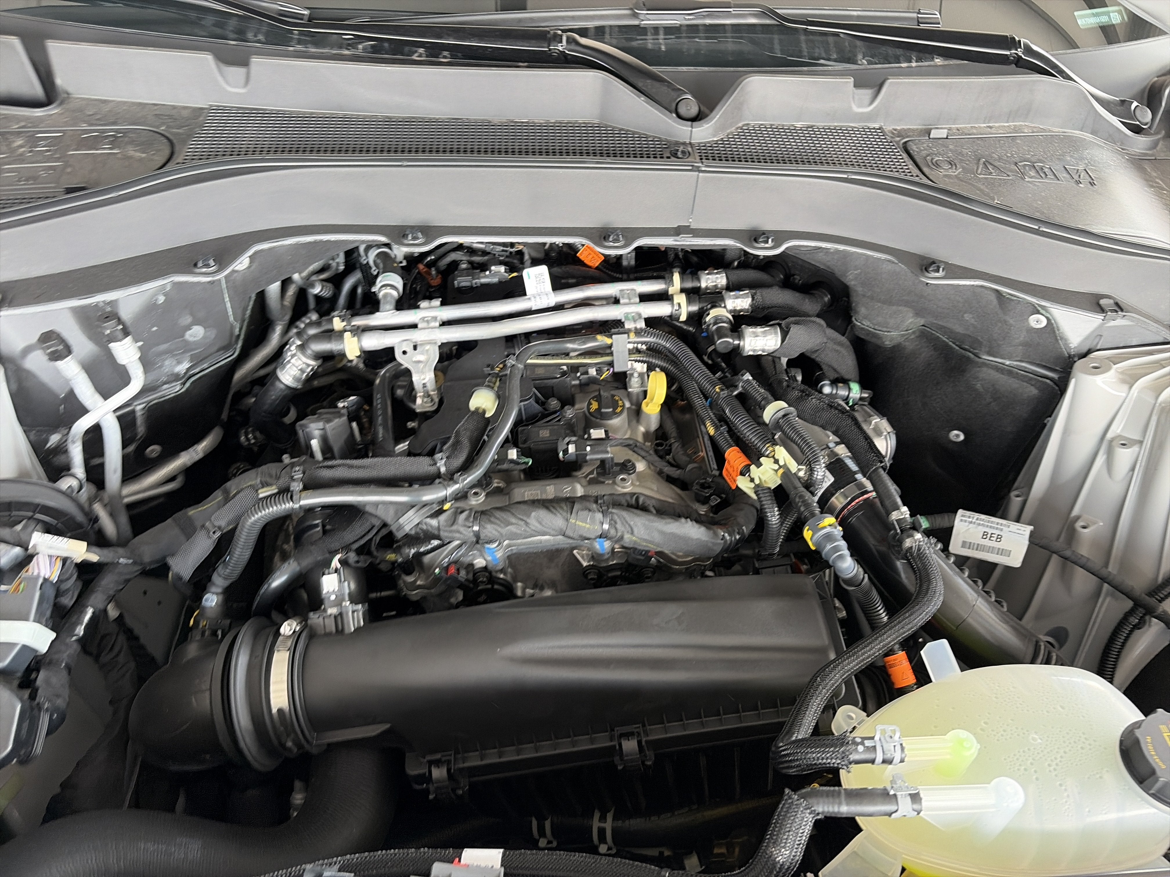 2027 Ford Explorer Active w/200A Pkg