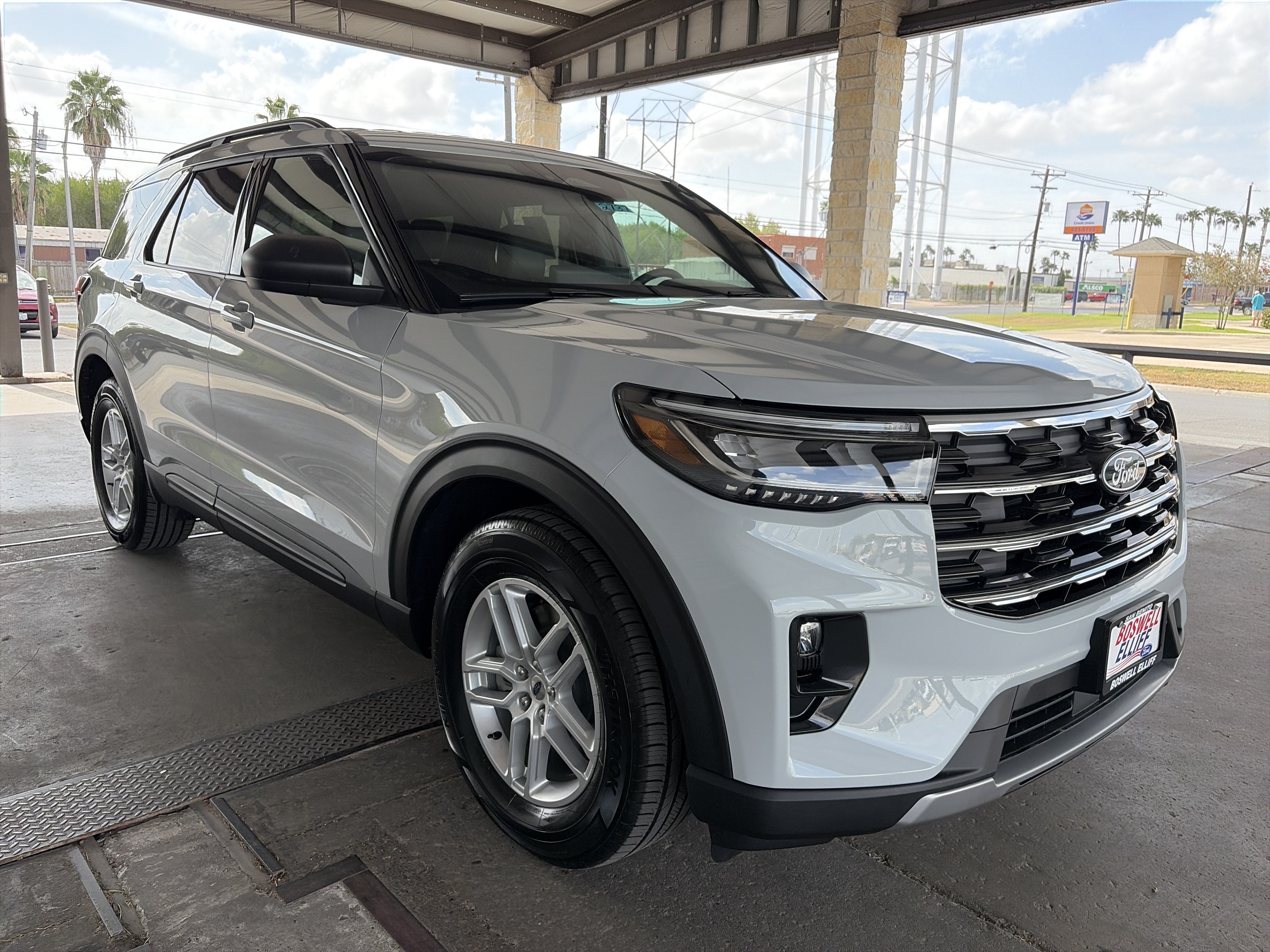 2027 Ford Explorer Active w/200A Pkg