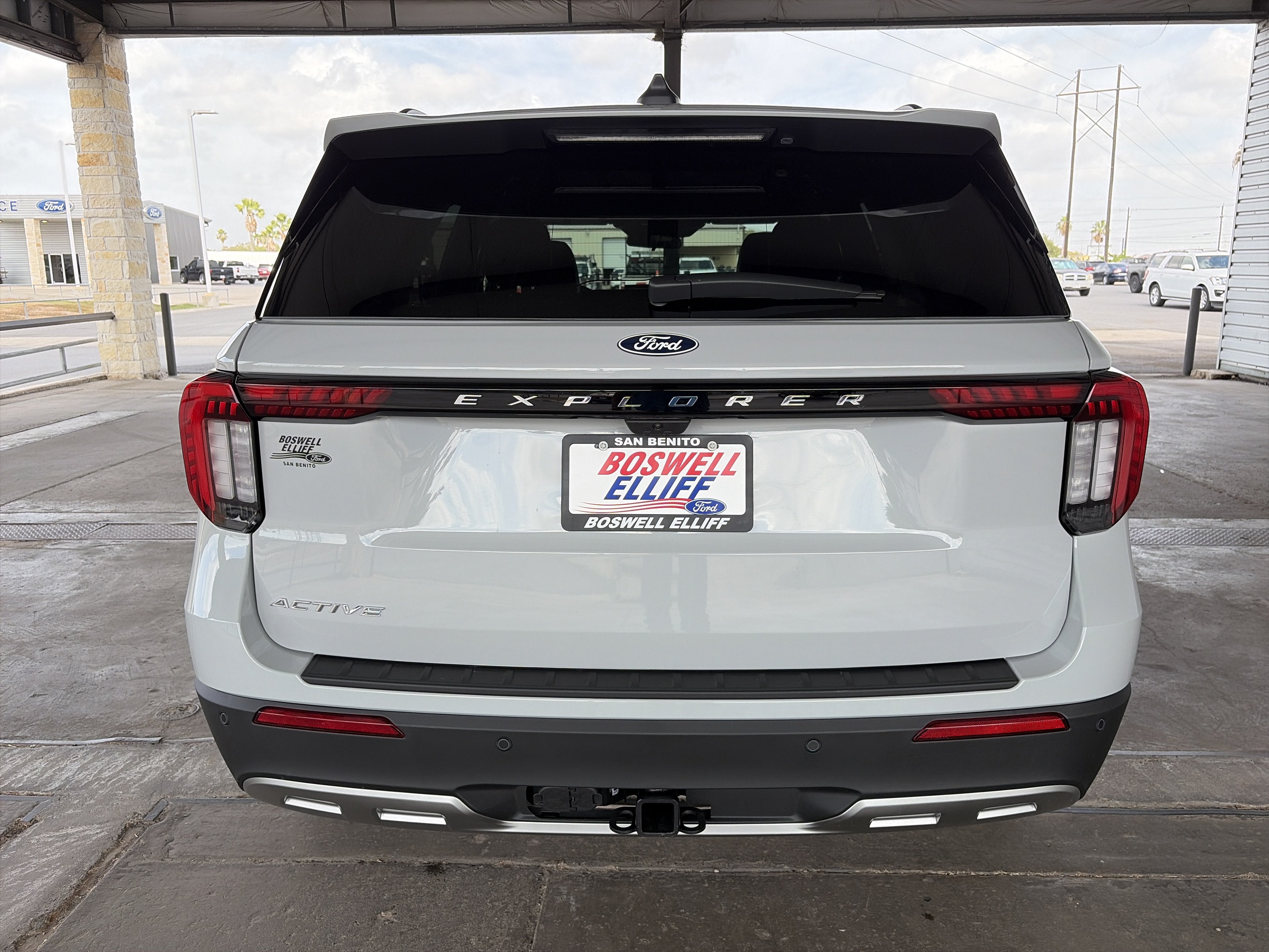 2027 Ford Explorer Active w/200A Pkg