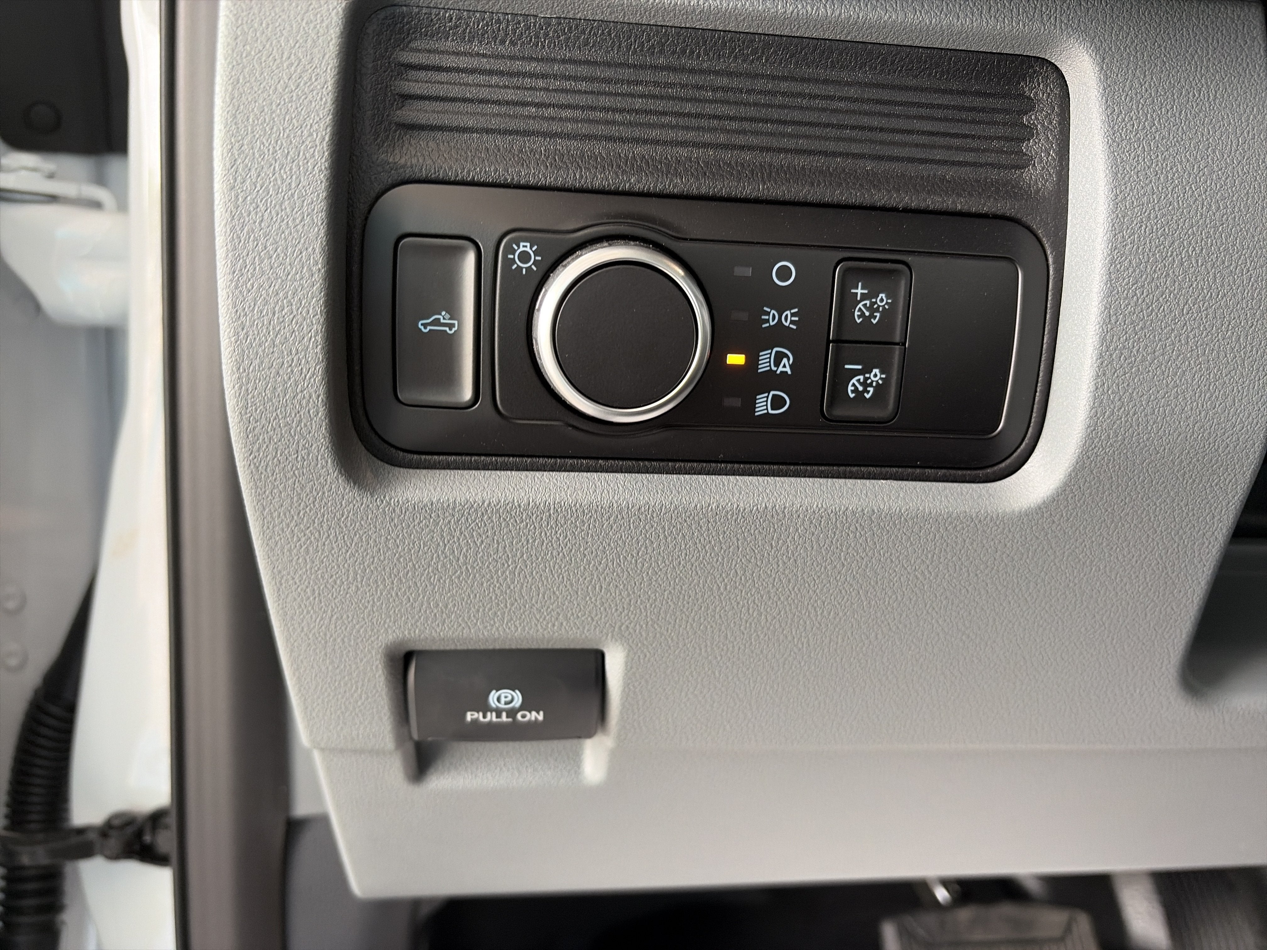 2027 Ford Super Duty F-250 SRW XL