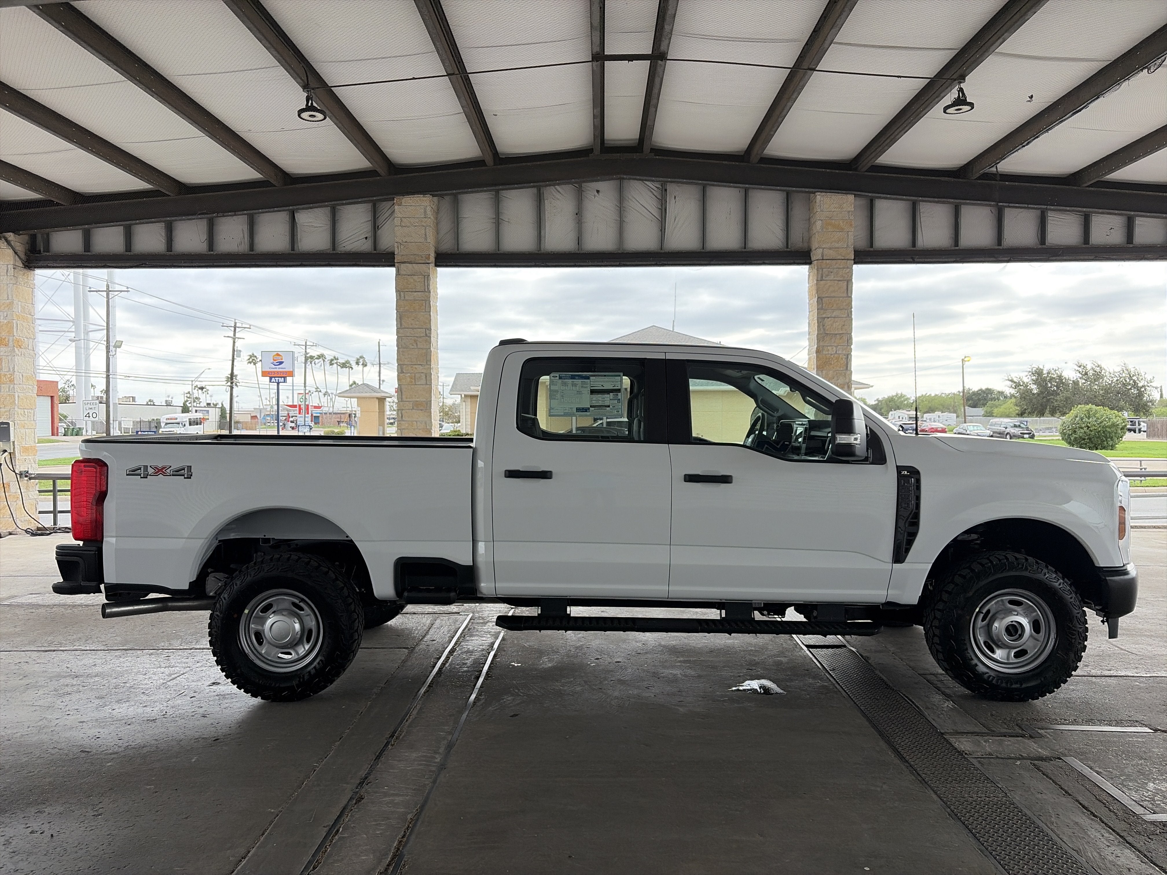 2027 Ford Super Duty F-250 SRW XL