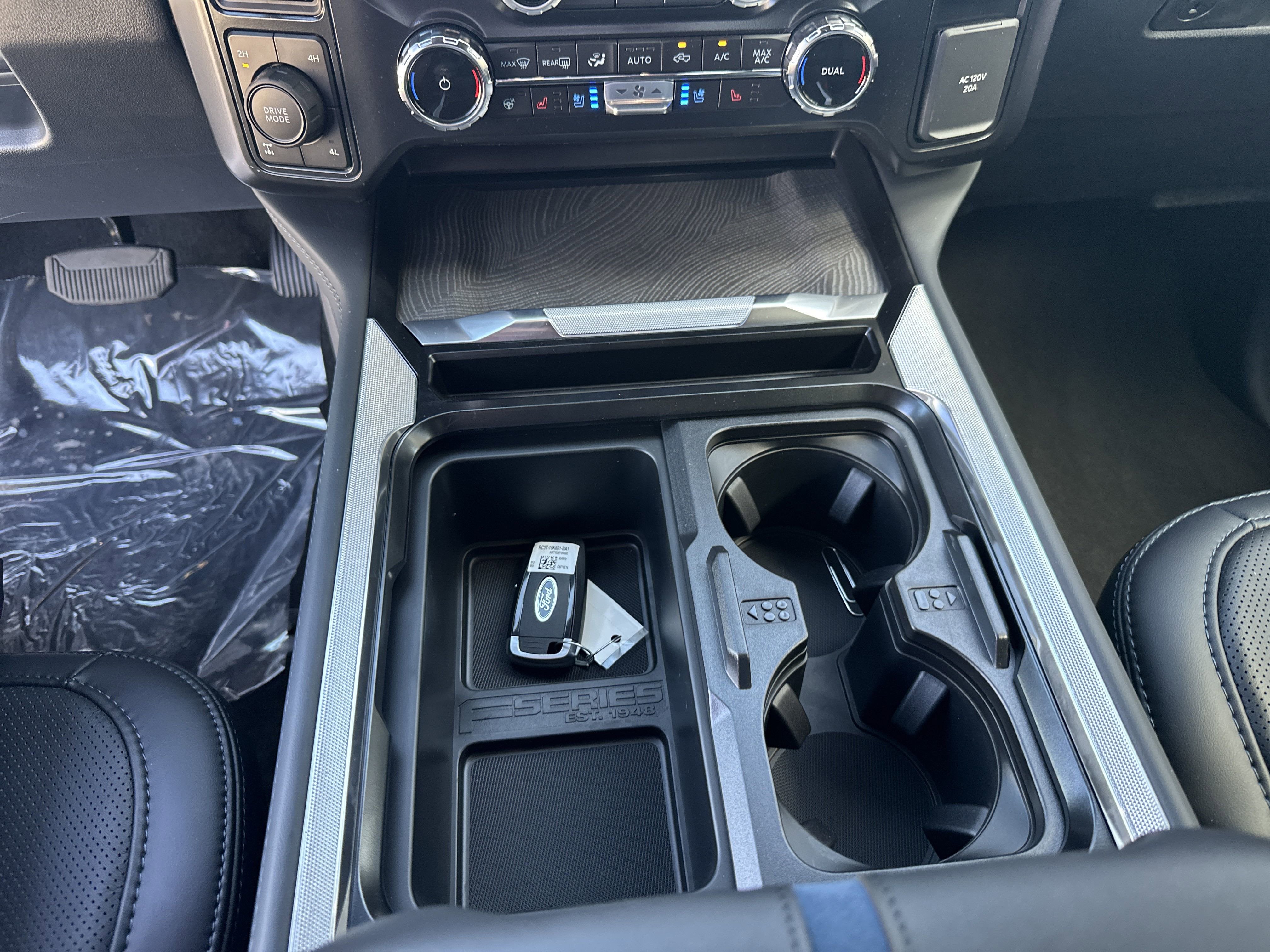 2025 Ford Super Duty F-250 SRW Platinum