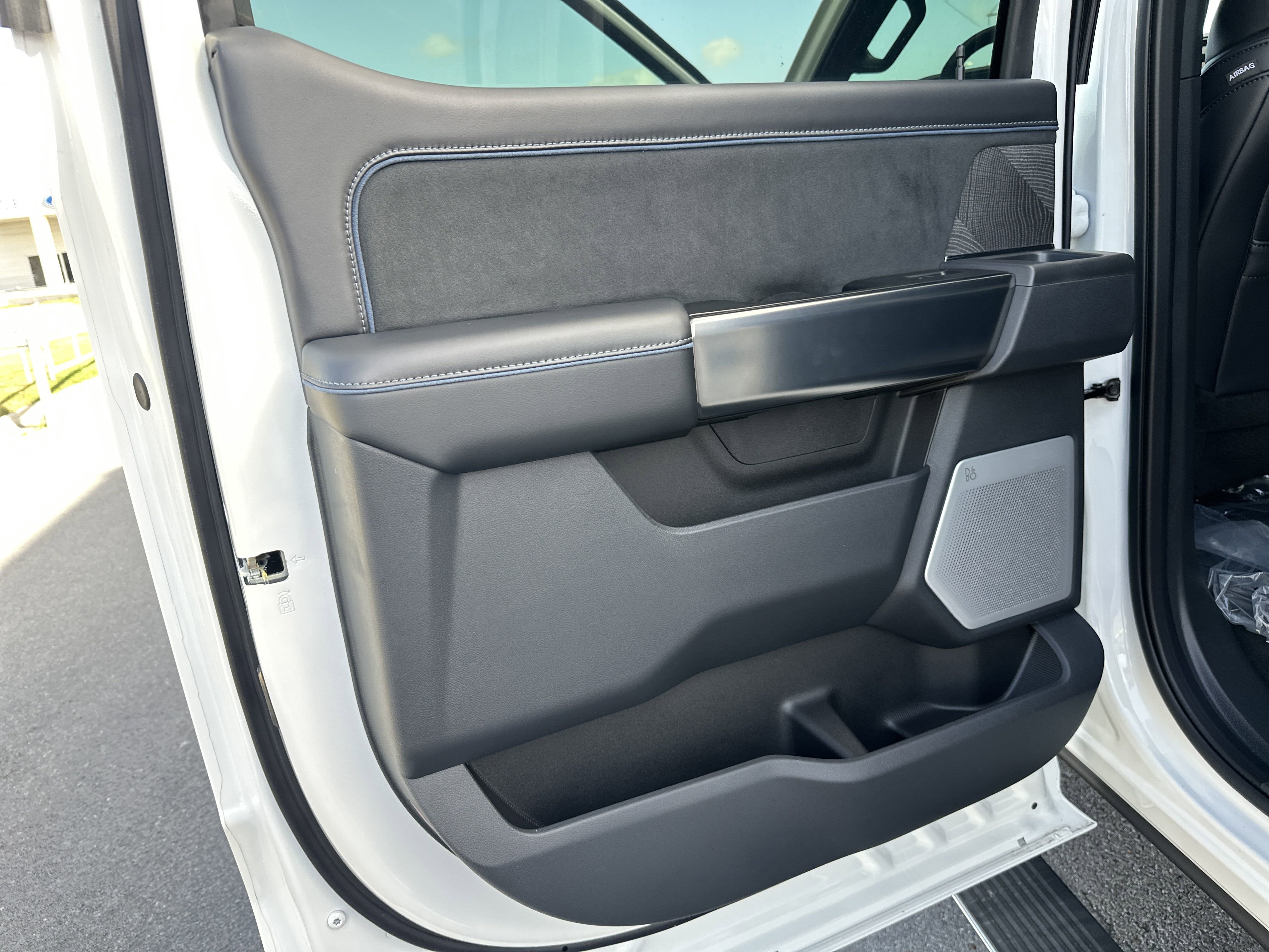 2025 Ford Super Duty F-250 SRW Platinum