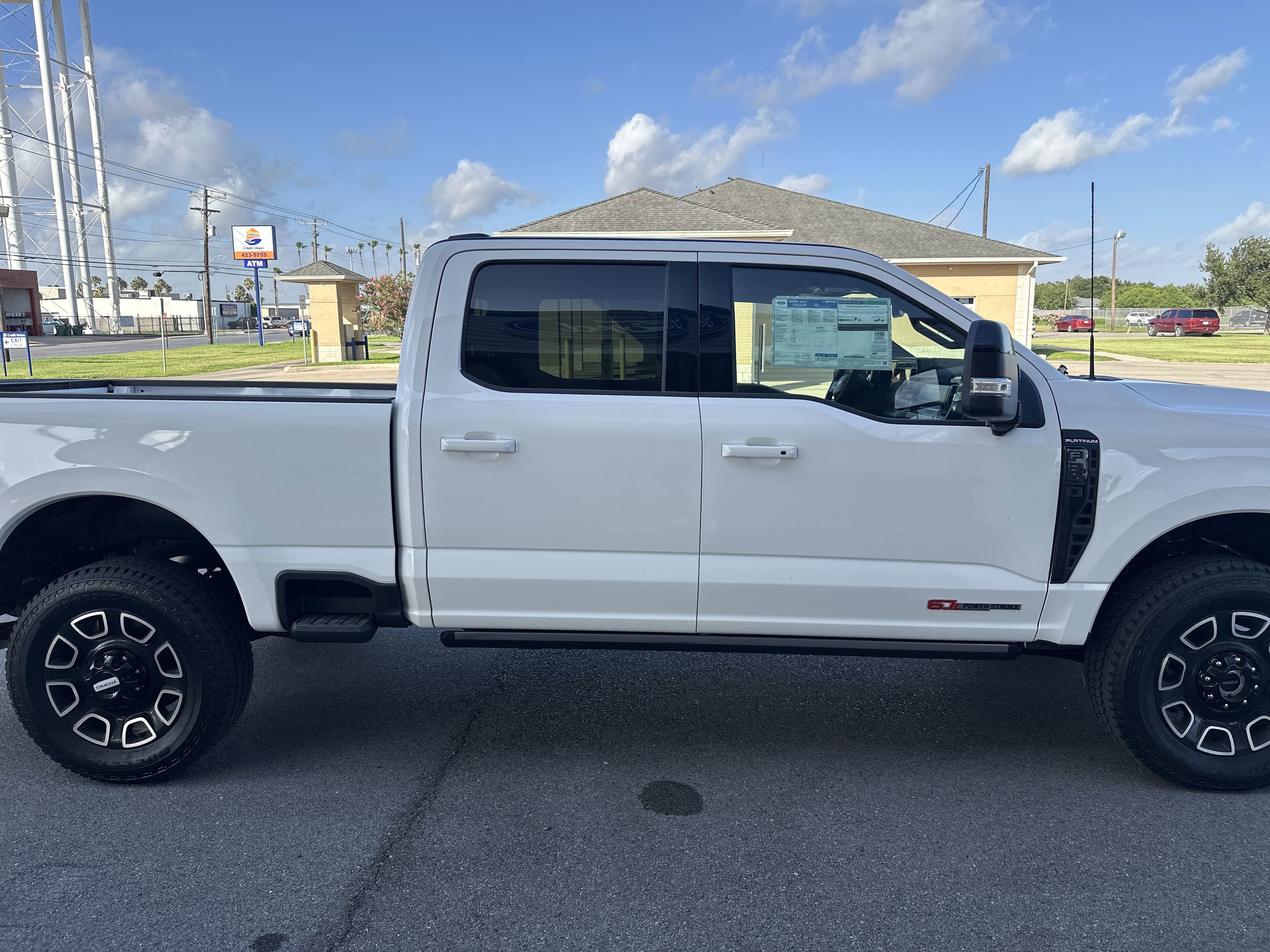 2025 Ford Super Duty F-250 SRW Platinum