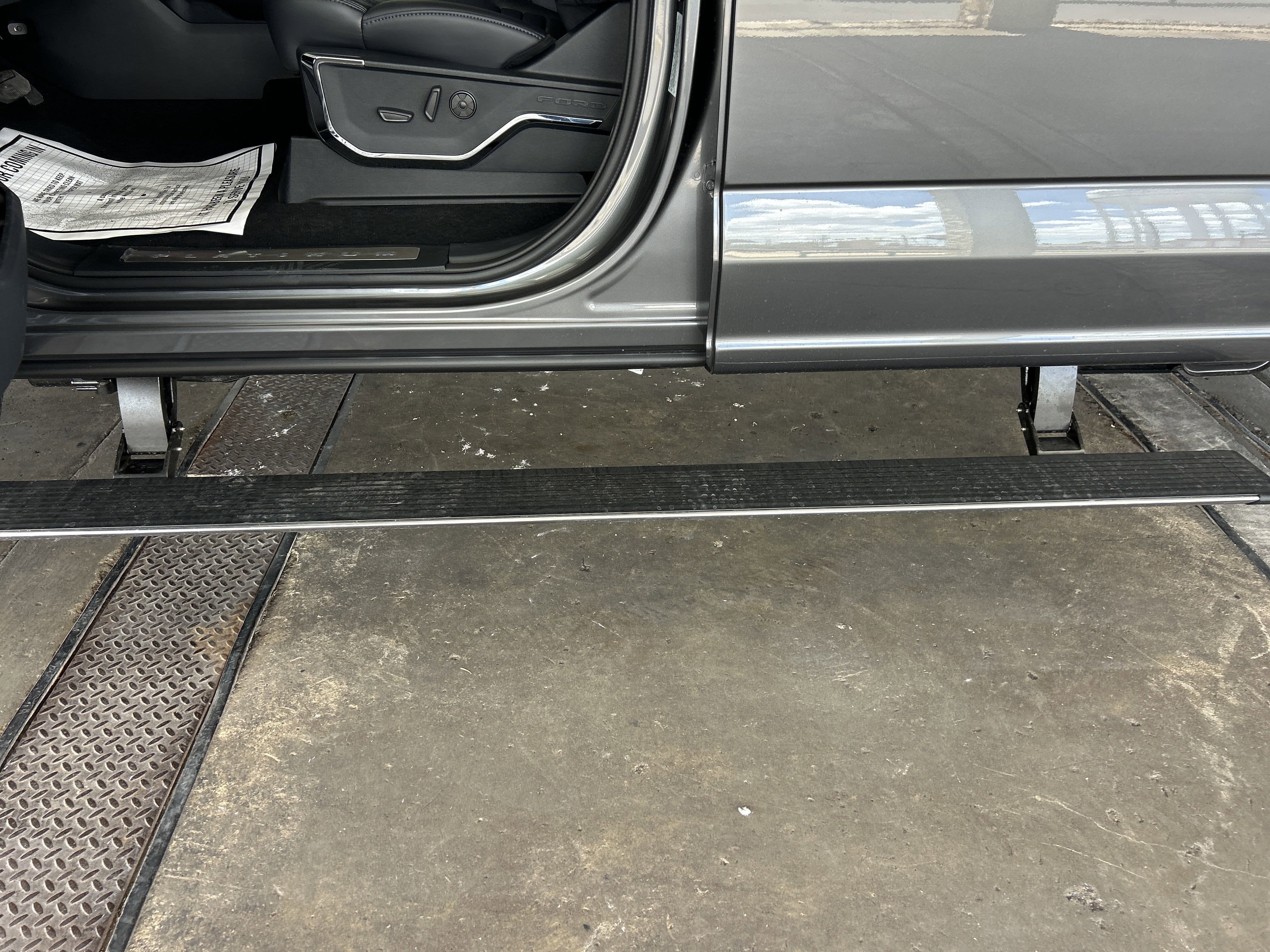 2025 Ford Super Duty F-250 SRW Platinum