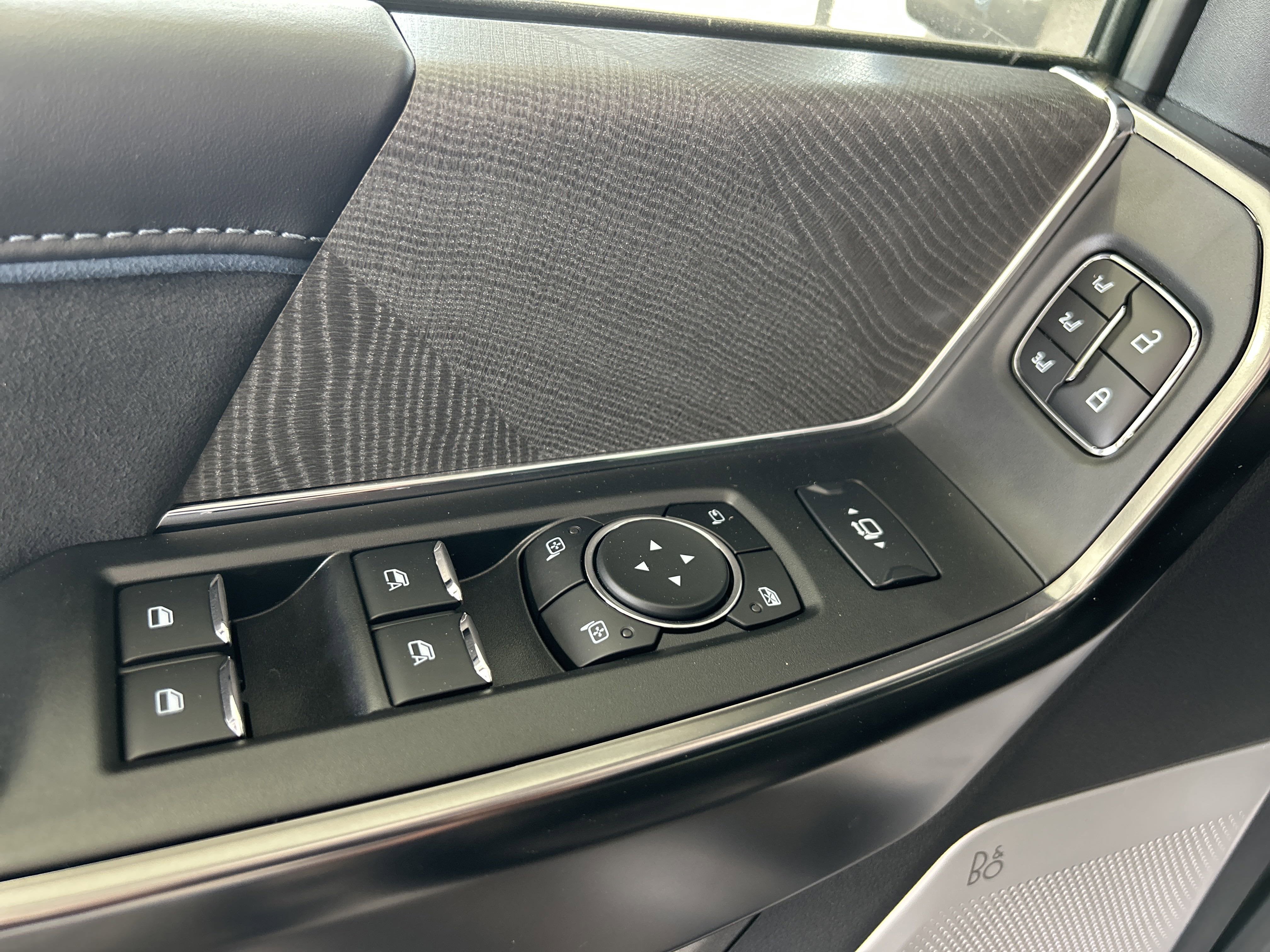 2025 Ford Super Duty F-250 SRW Platinum