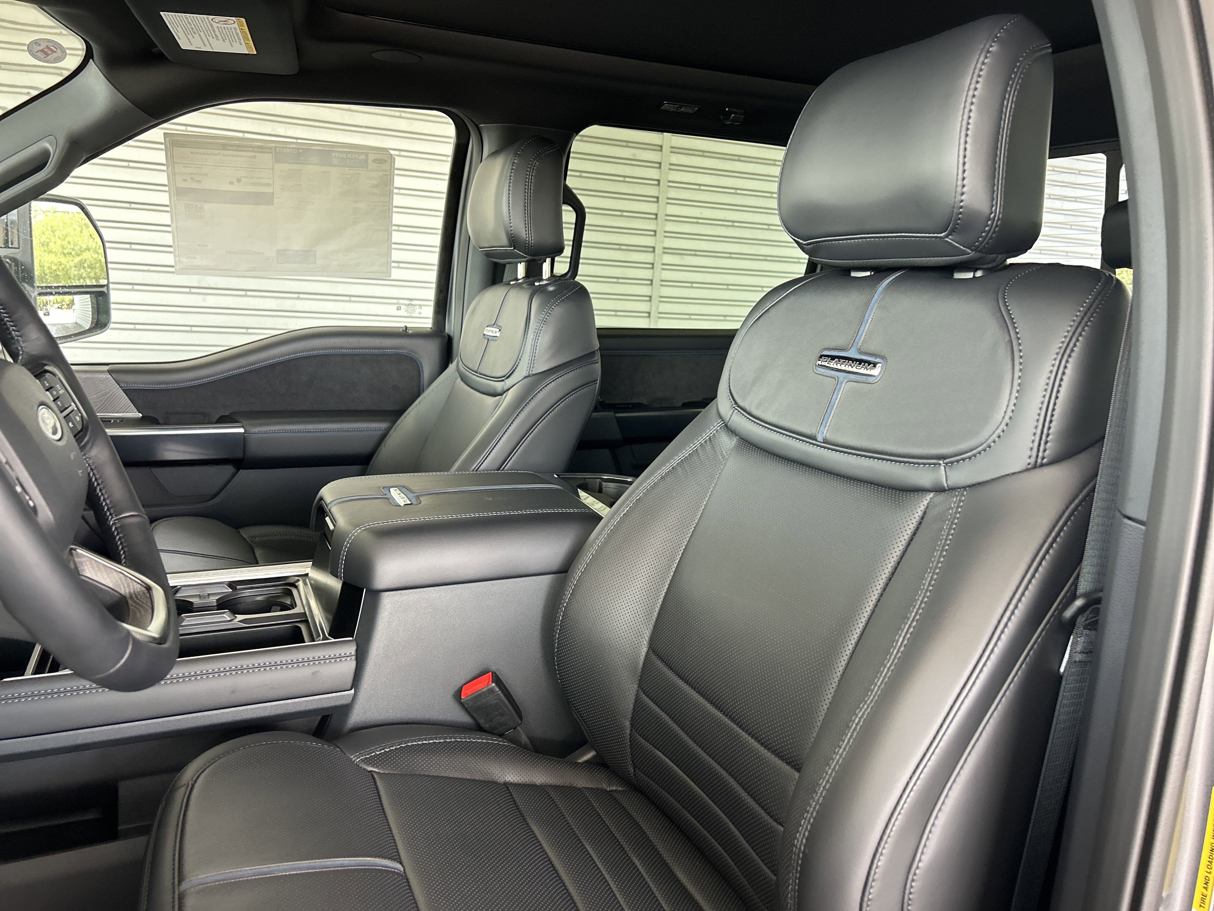 2025 Ford Super Duty F-250 SRW Platinum