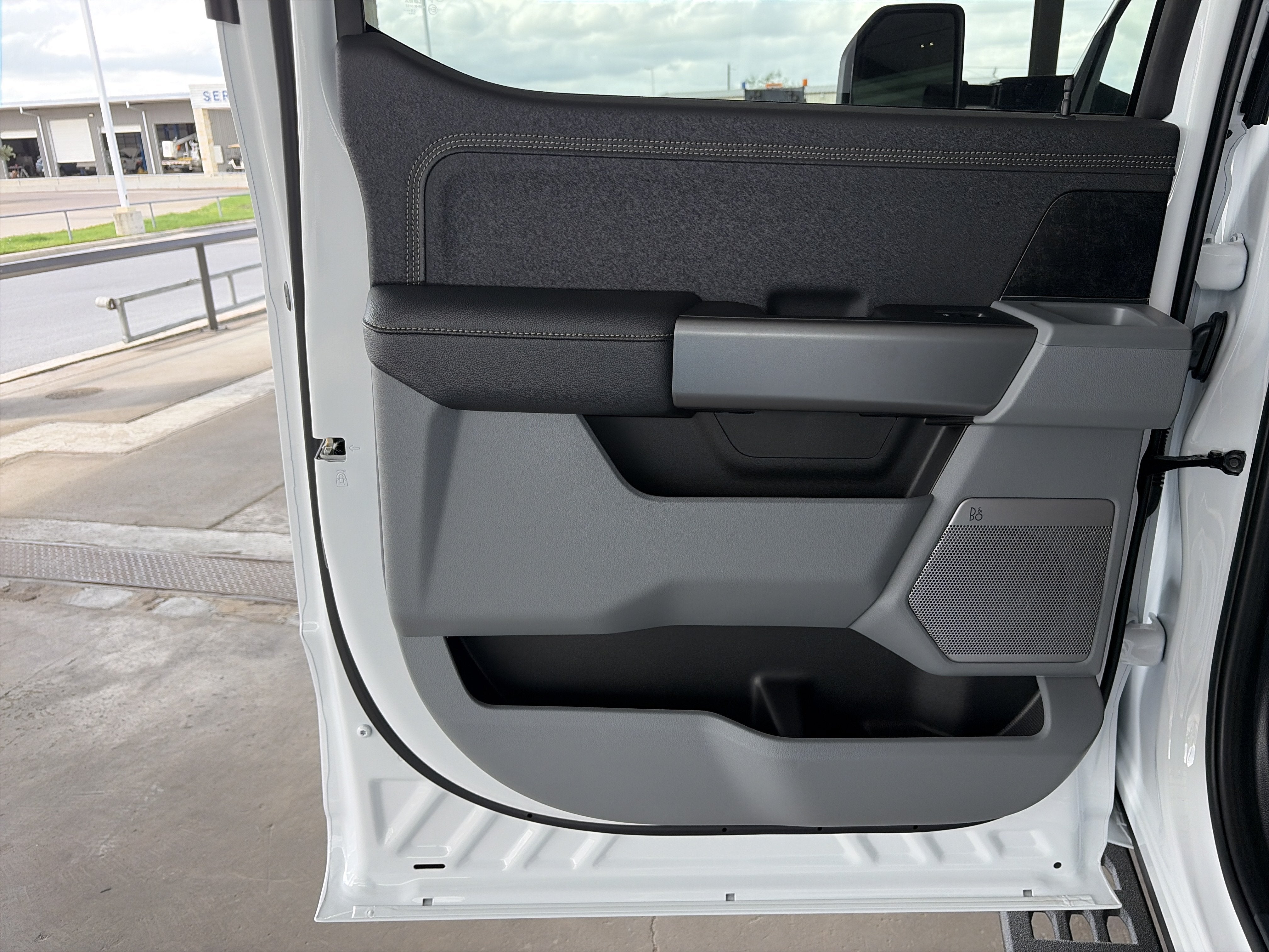 2027 Ford Super Duty F-250 SRW XLT